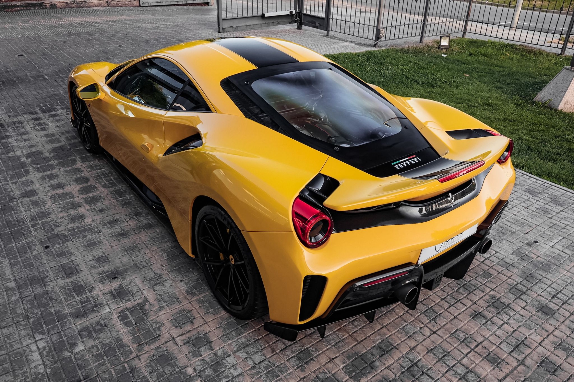 FERRARI 488 PISTA DCT