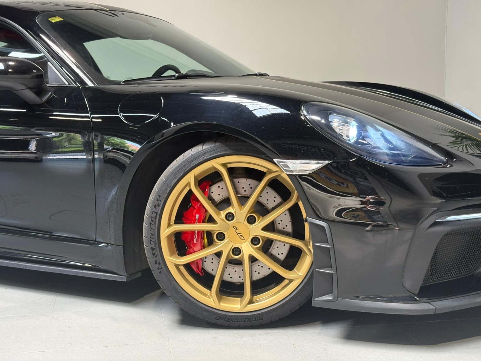 Porsche 718 GT4