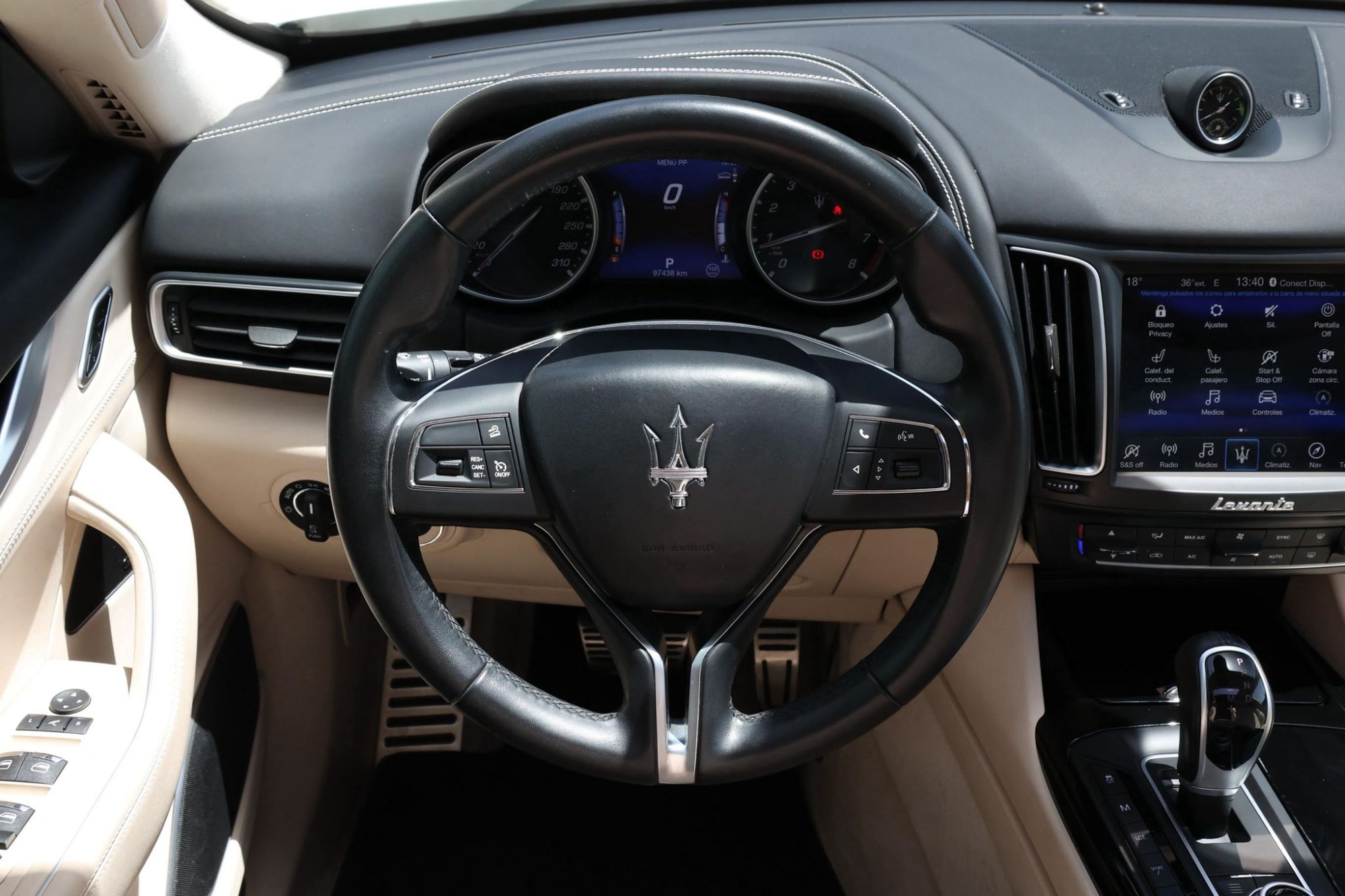 MASERATI LEVANTE SQ4