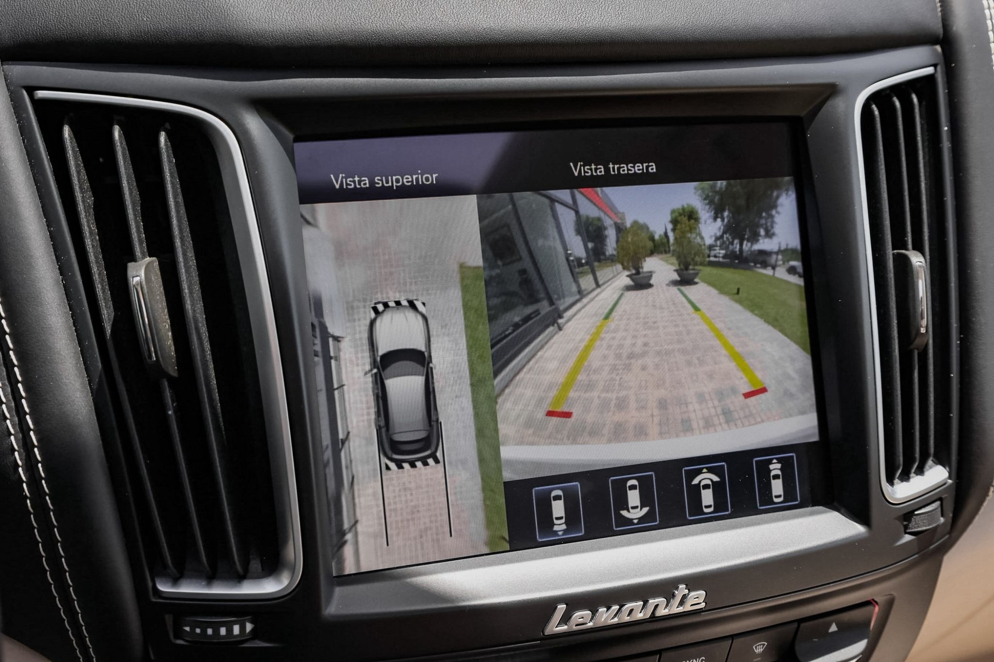 MASERATI LEVANTE SQ4