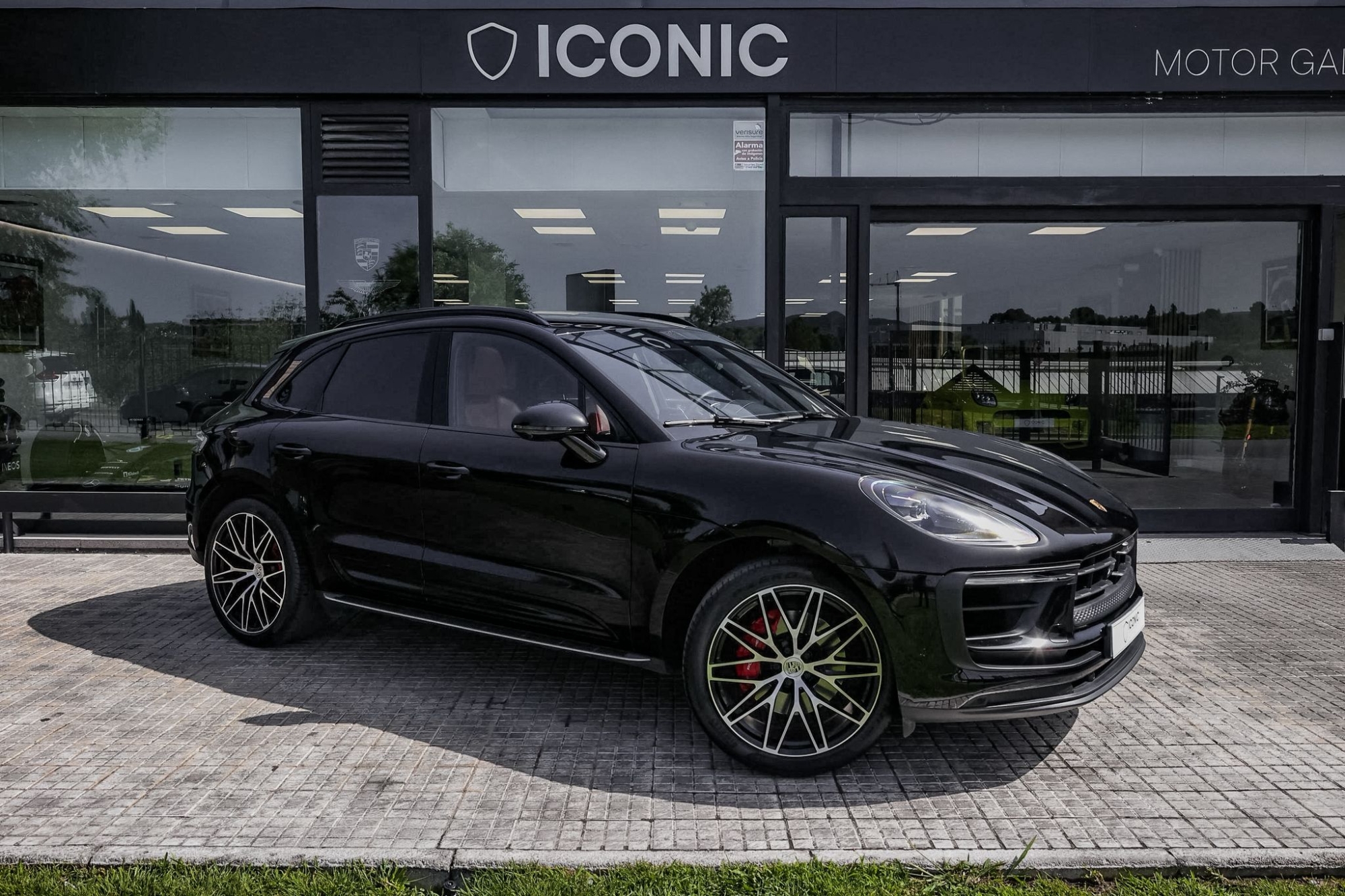 PORSCHE MACAN S