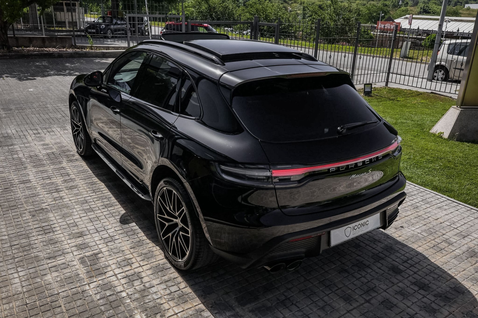 PORSCHE MACAN S