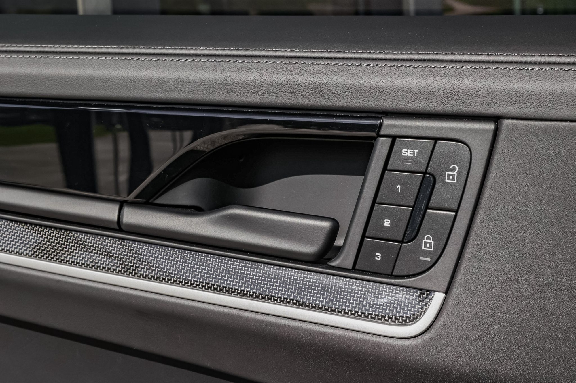 PORSCHE CAYENNE TURBO E-HYBRID COUPÉ