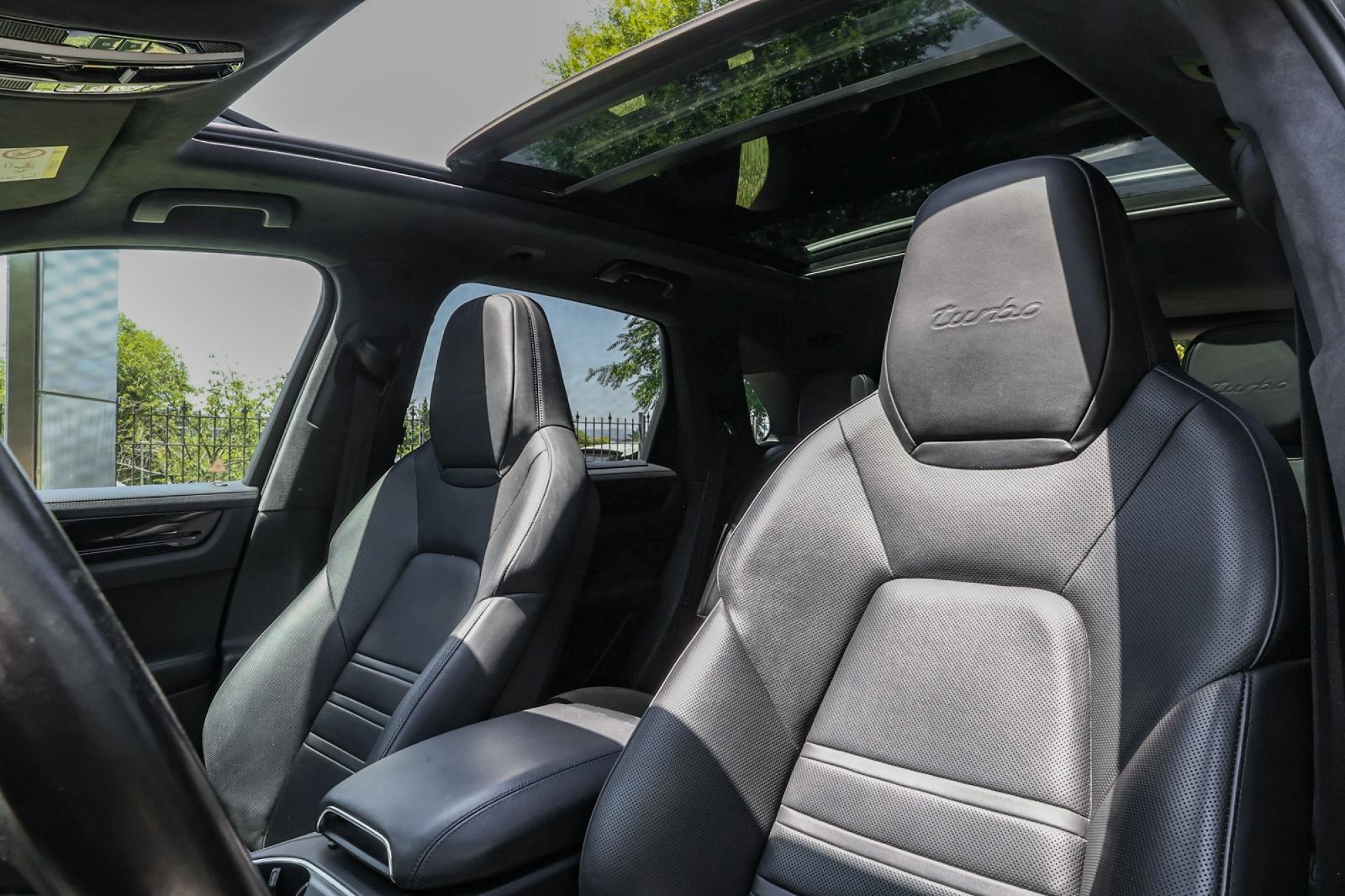PORSCHE CAYENNE TURBO