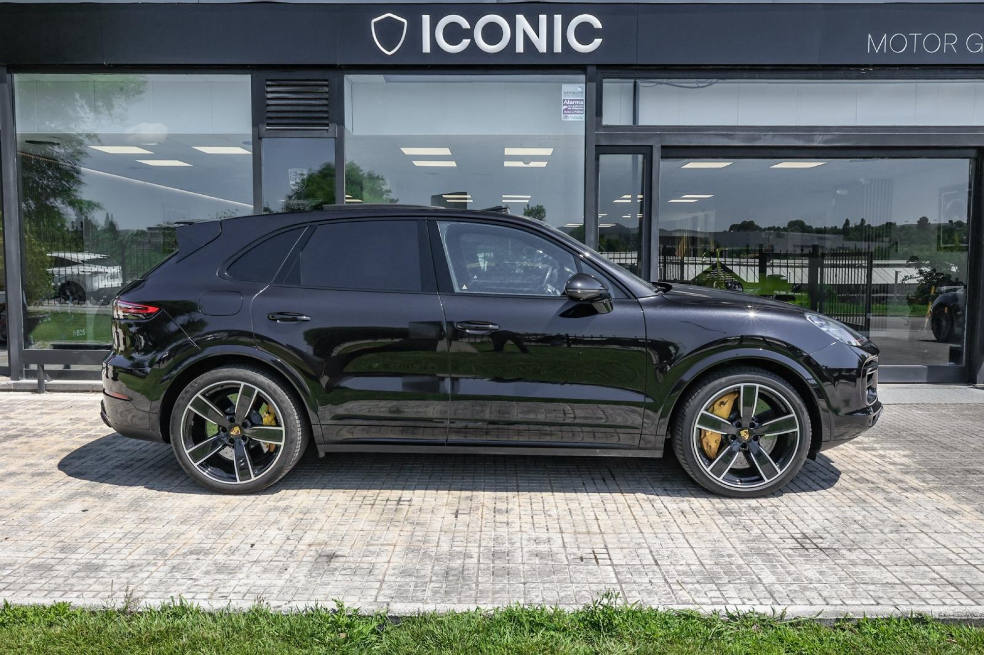 PORSCHE CAYENNE TURBO
