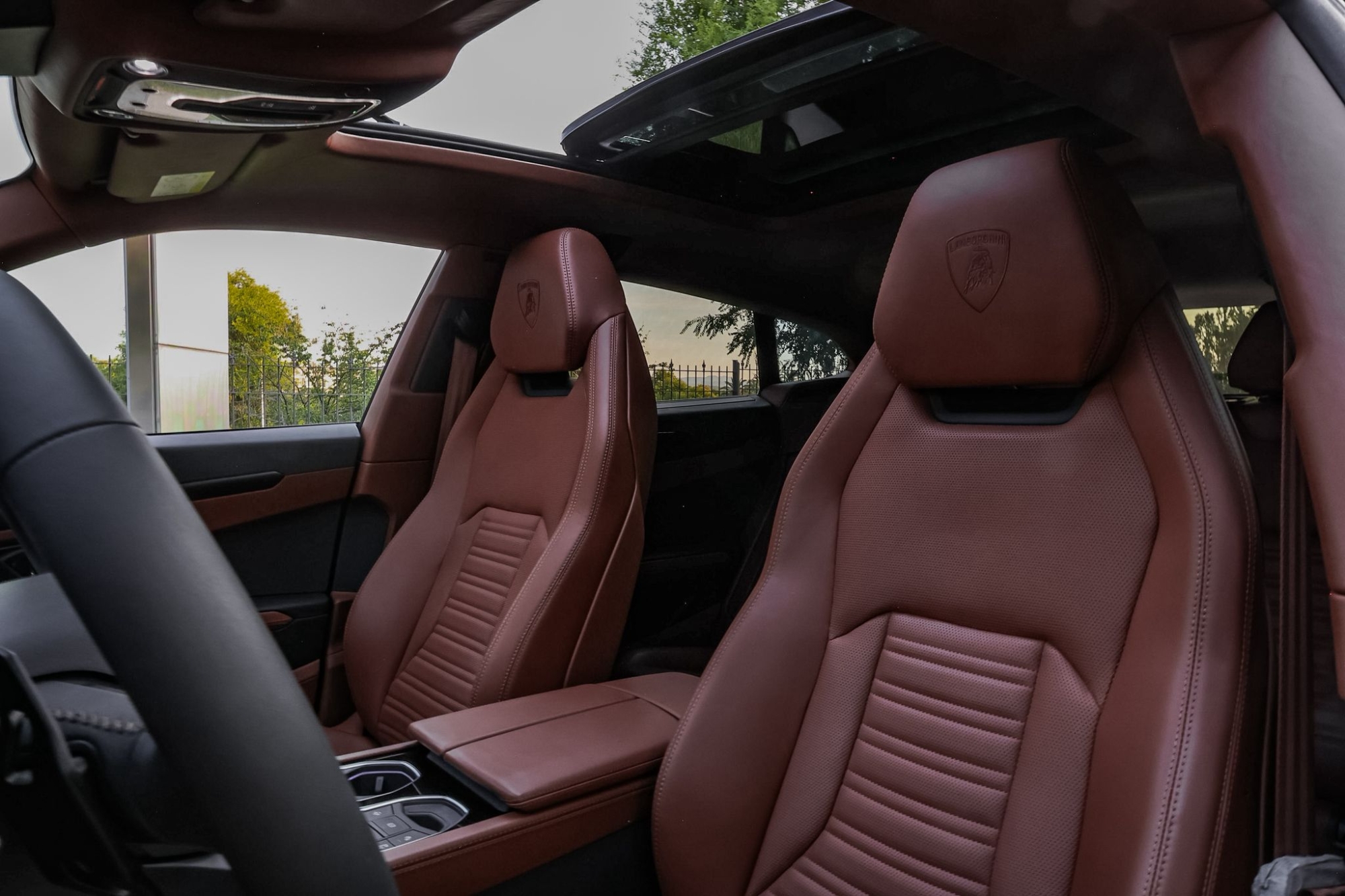 LAMBORGHINI URUS SE