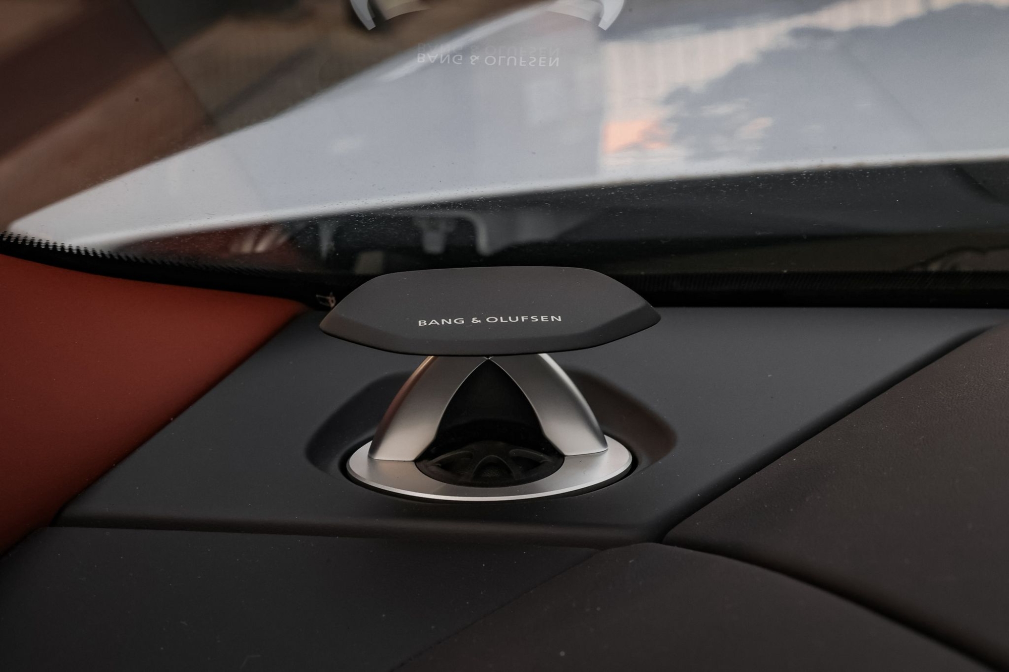 LAMBORGHINI URUS SE