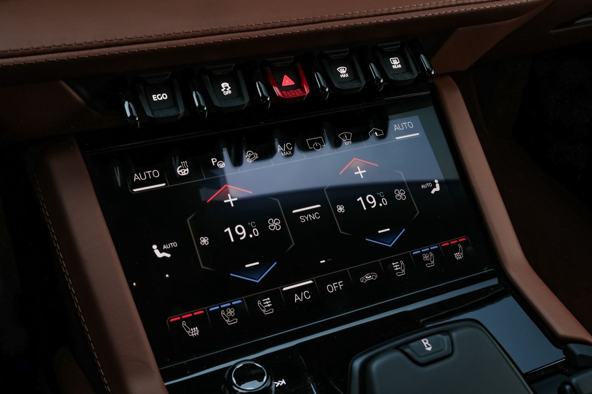 LAMBORGHINI URUS SE