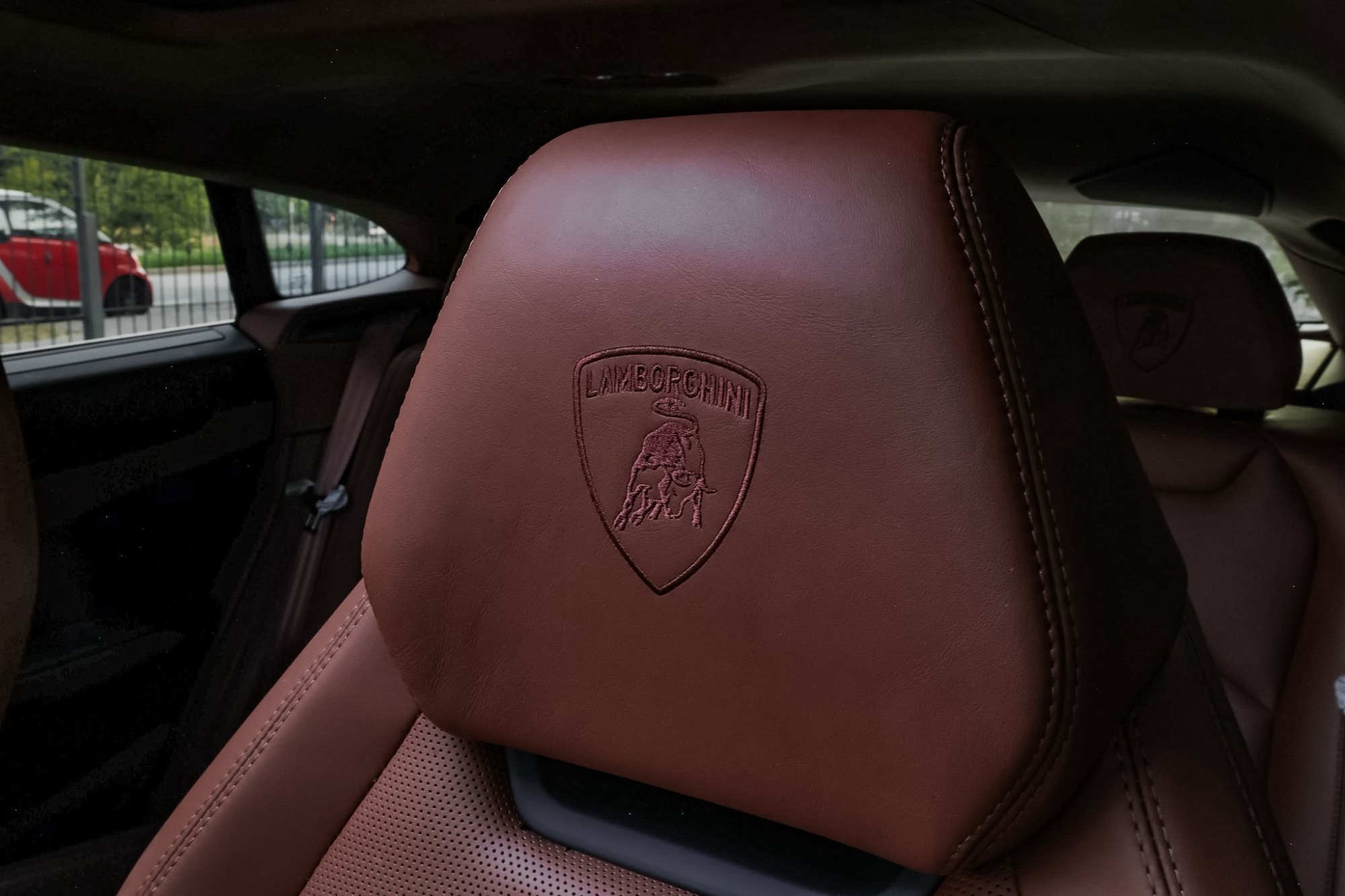 LAMBORGHINI URUS SE