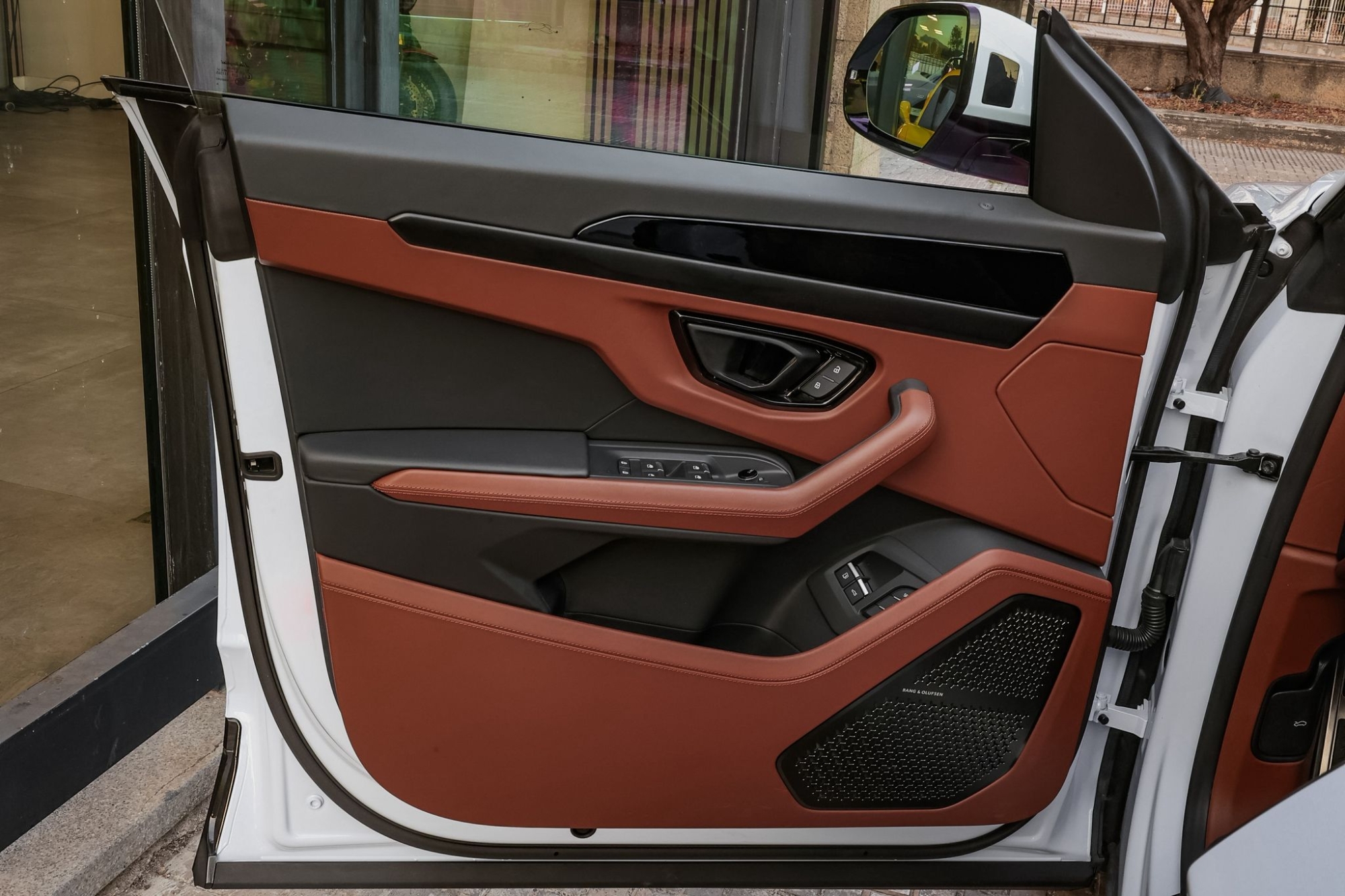 LAMBORGHINI URUS SE
