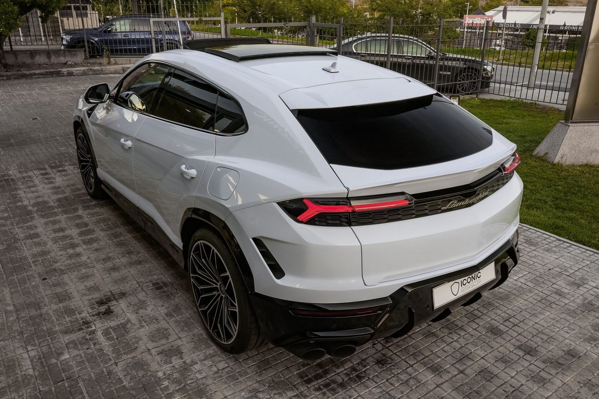 LAMBORGHINI URUS SE
