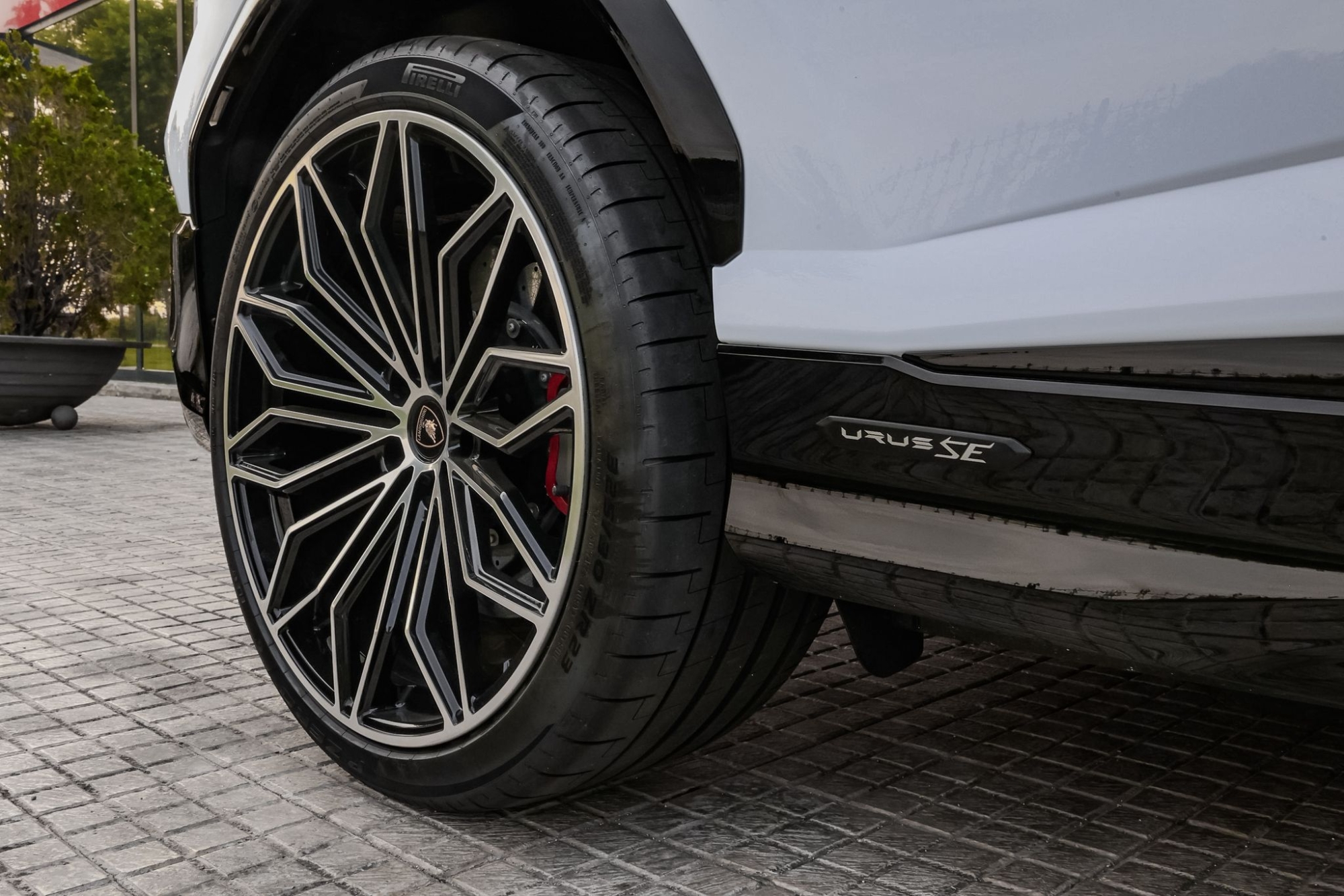 LAMBORGHINI URUS SE