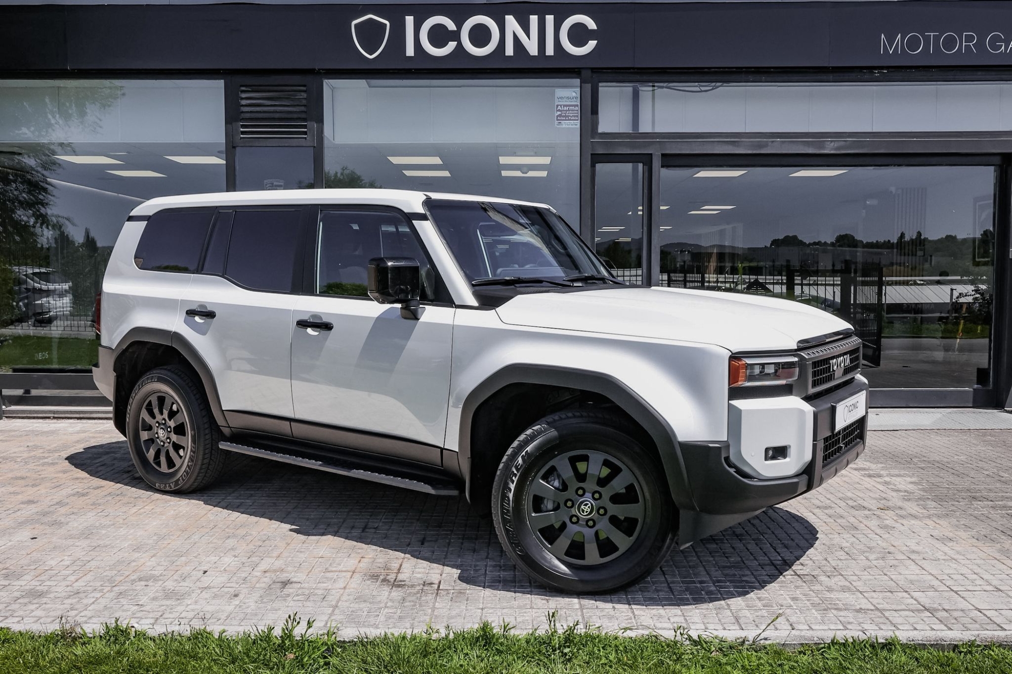TOYOTA LAND CRUISER MILD-HYBRID VX-L 