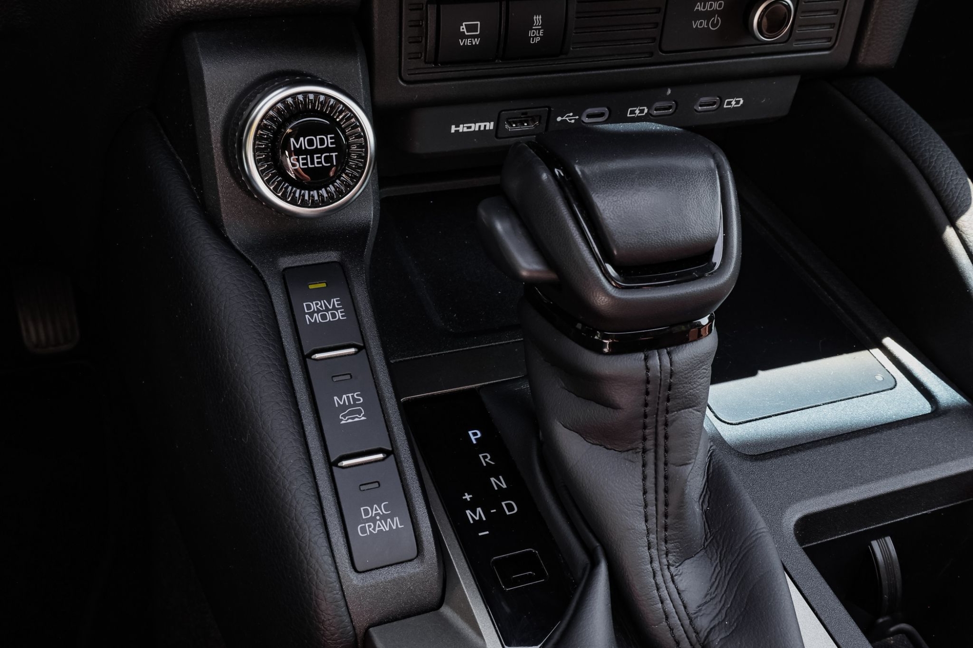 TOYOTA LAND CRUISER MILD-HYBRID VX-L 