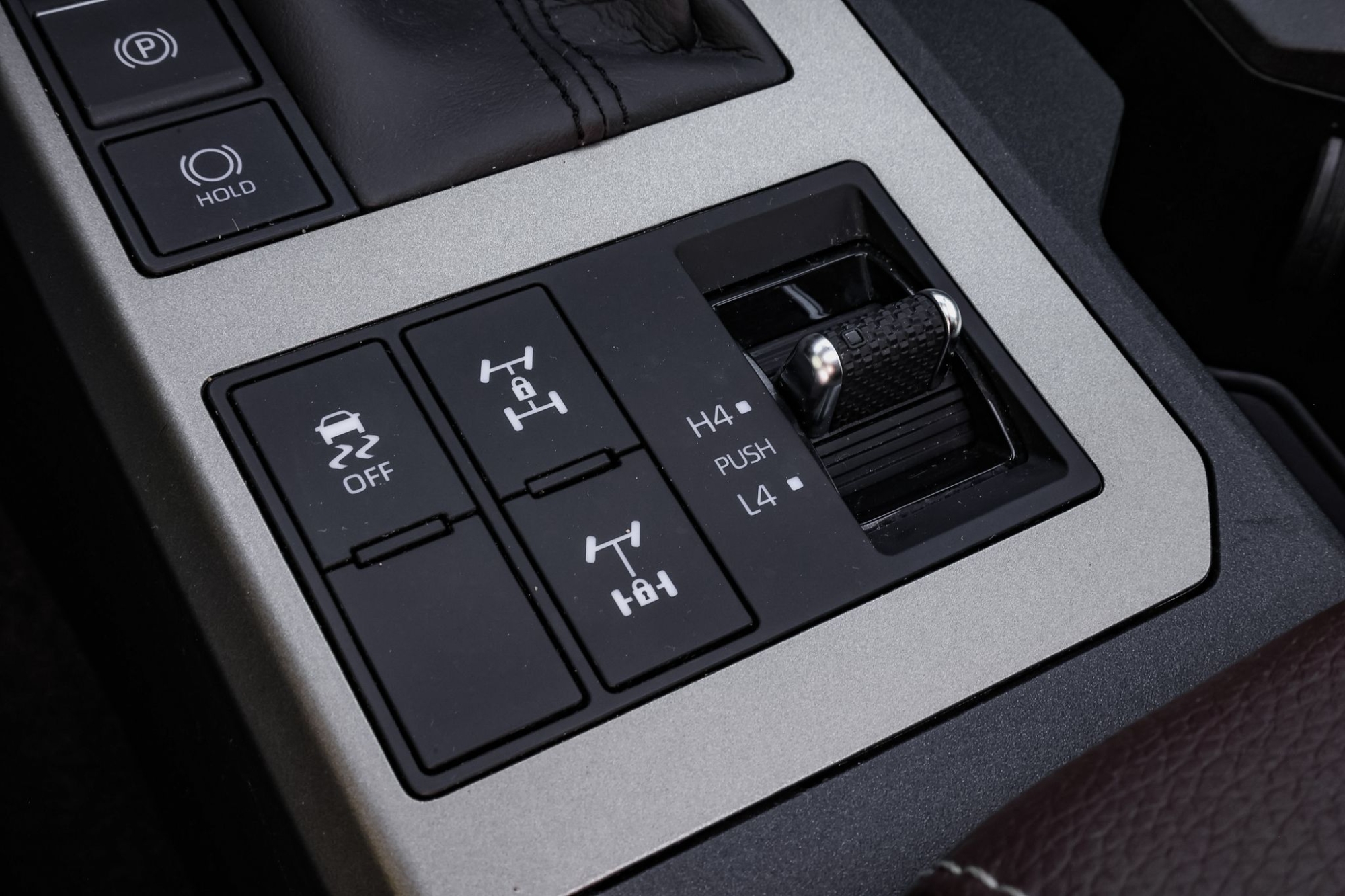 TOYOTA LAND CRUISER MILD-HYBRID VX-L 