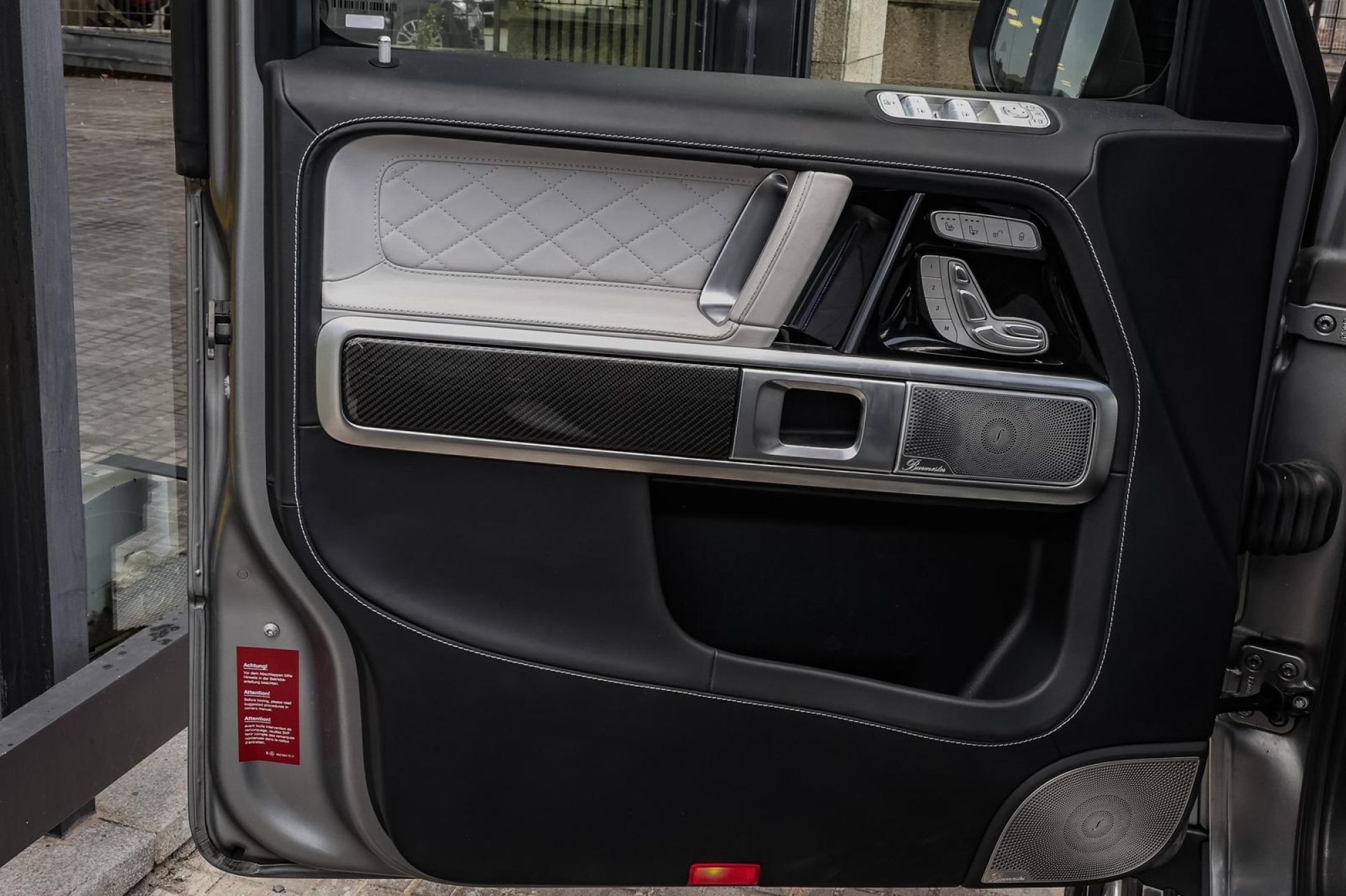 MERCEDES-BENZ G63 AMG