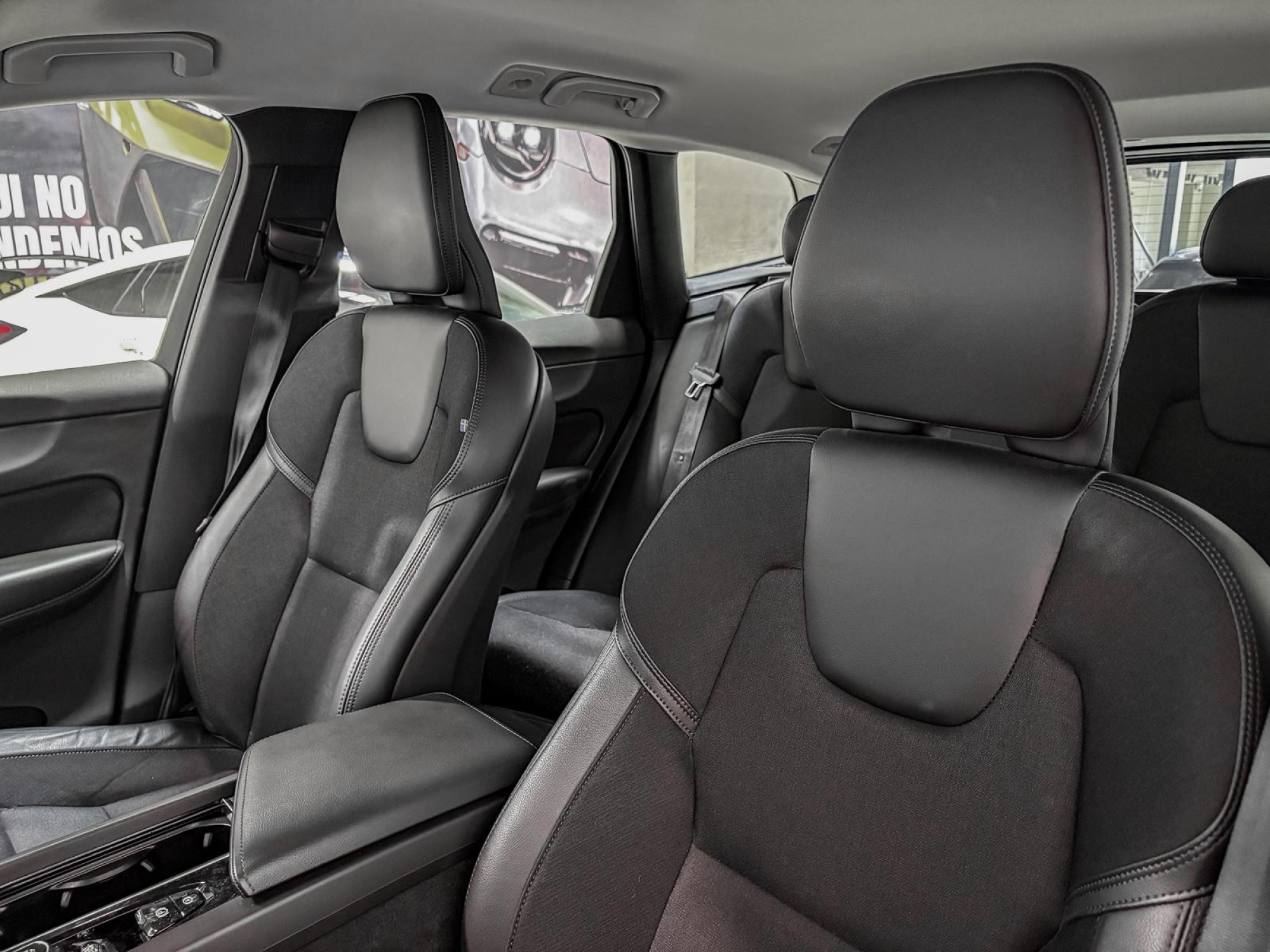 VOLVO XC60 T5 MOMENTUM
