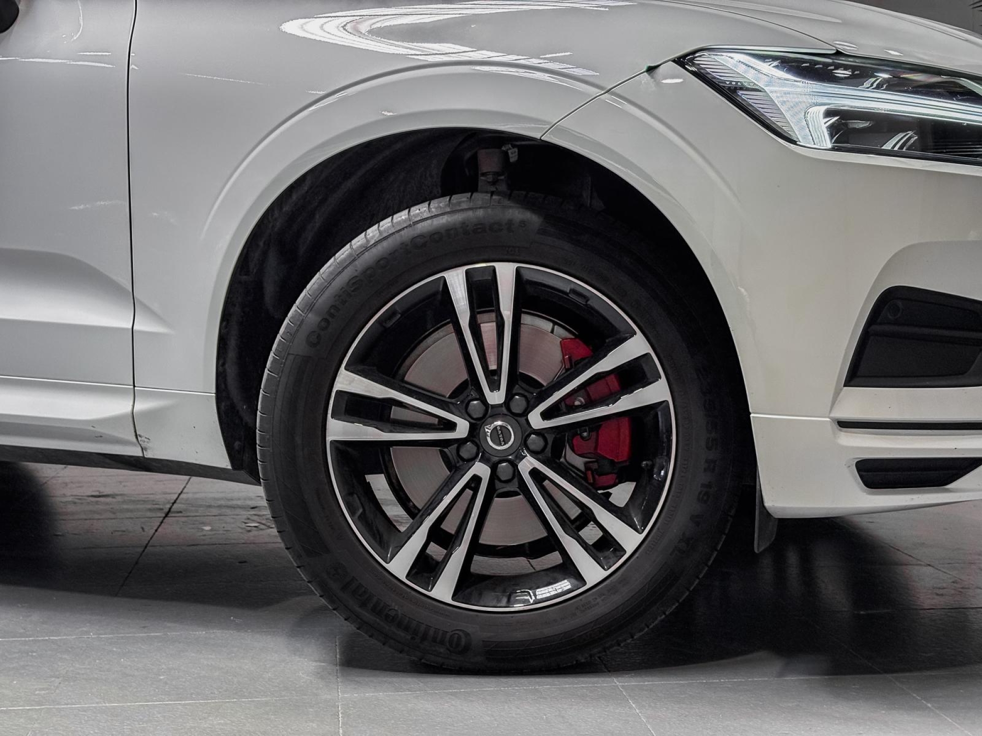 VOLVO XC60 T5 MOMENTUM
