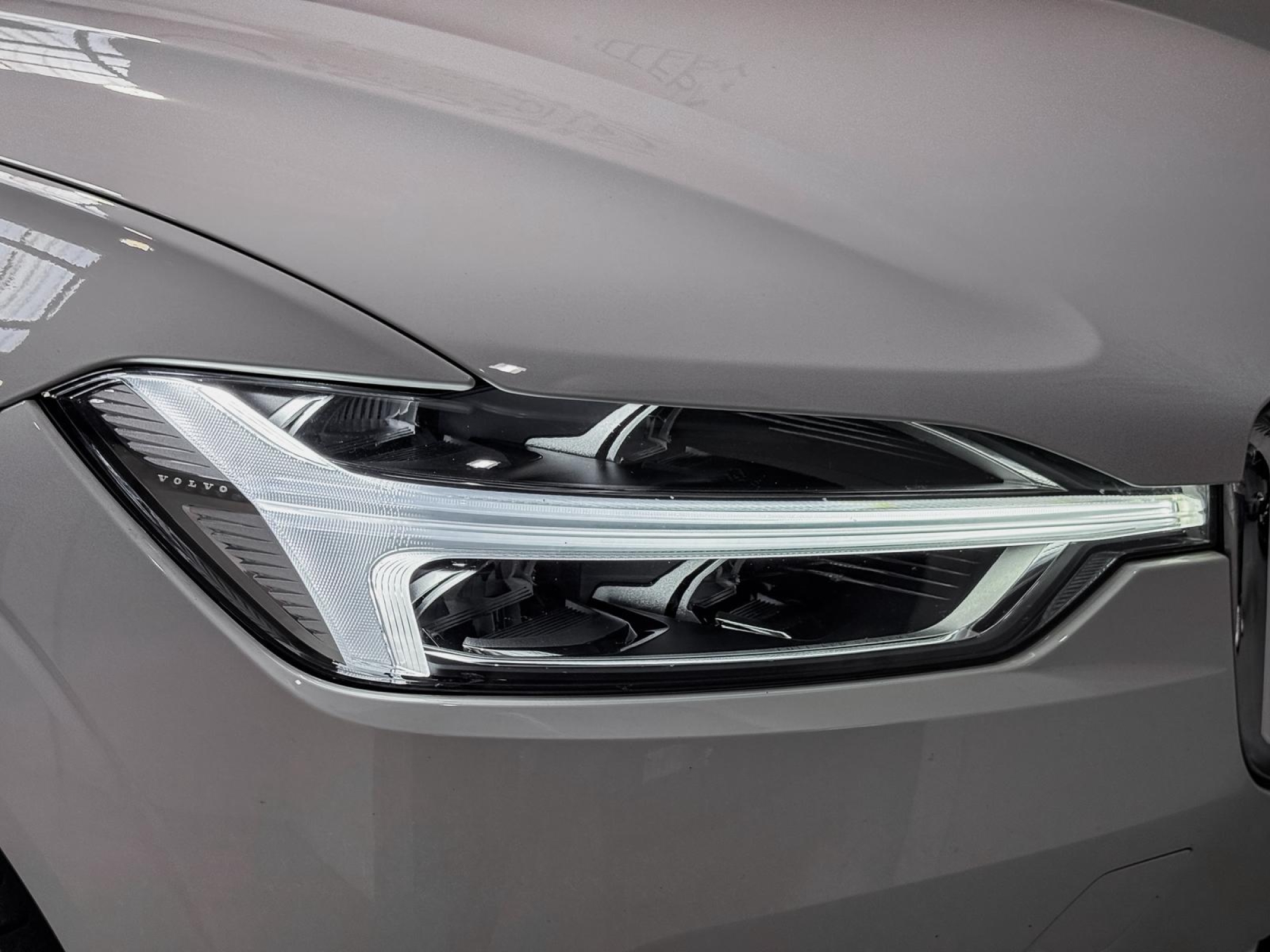 VOLVO XC60 T5 MOMENTUM