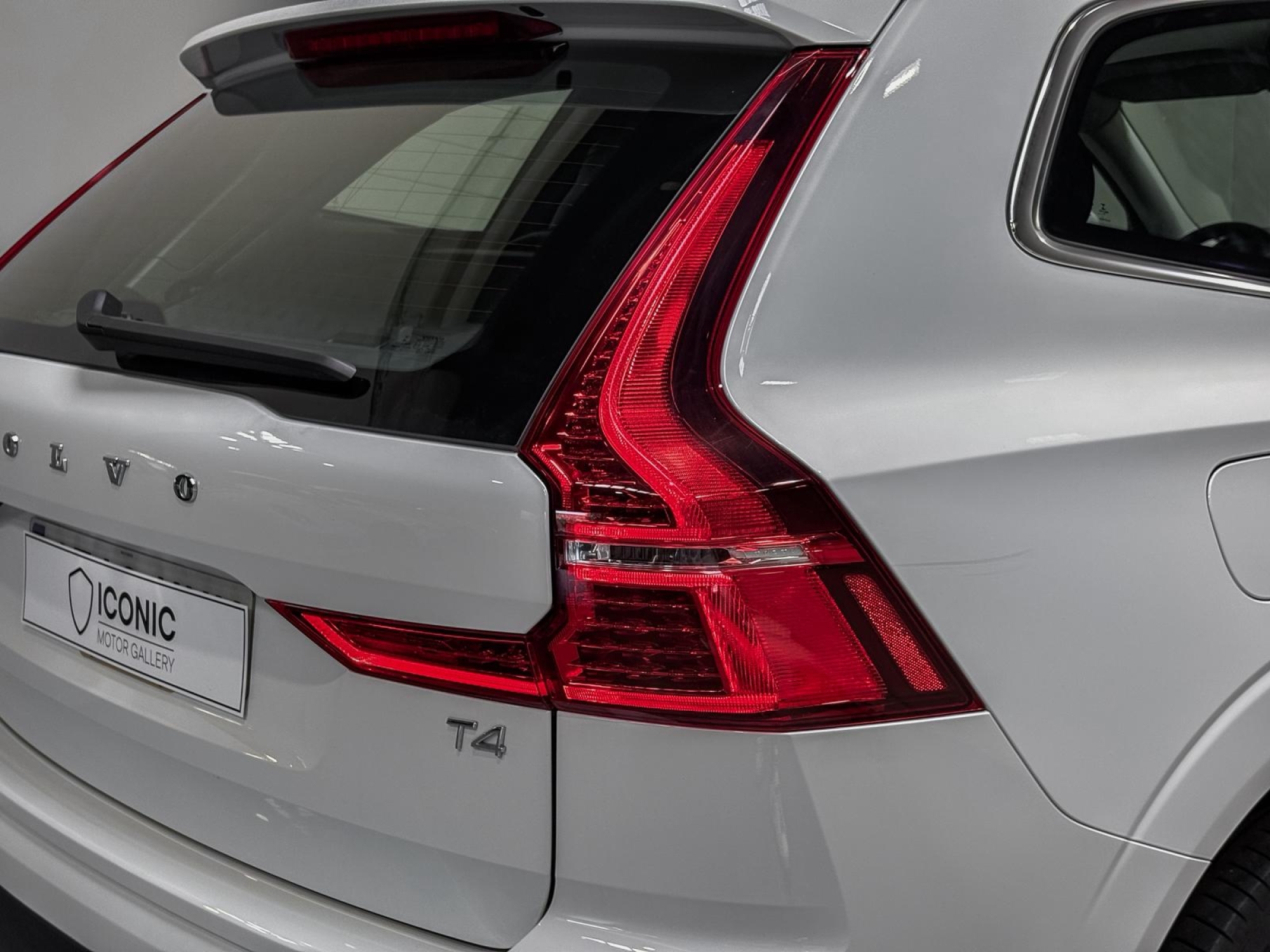 VOLVO XC60 T5 MOMENTUM