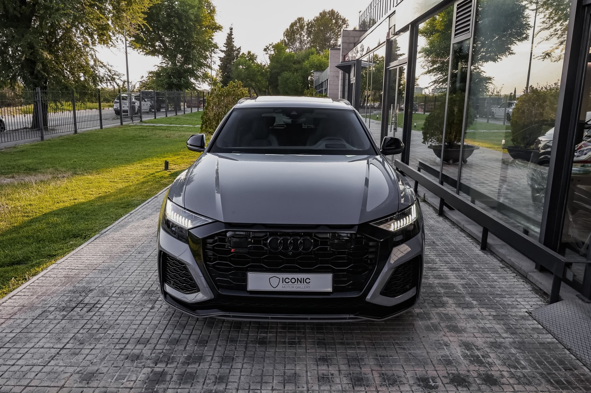 AUDI RSQ8