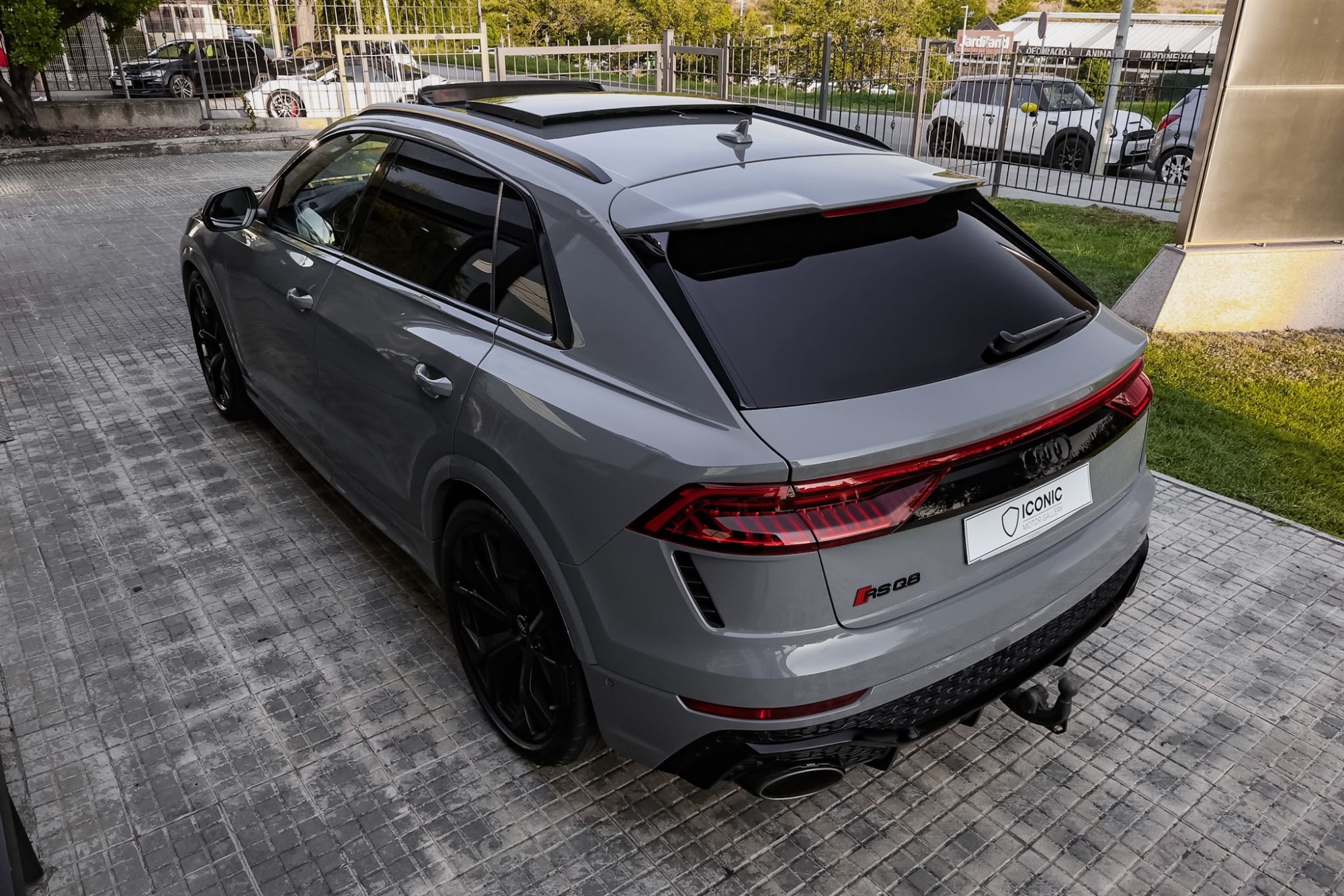 AUDI RSQ8