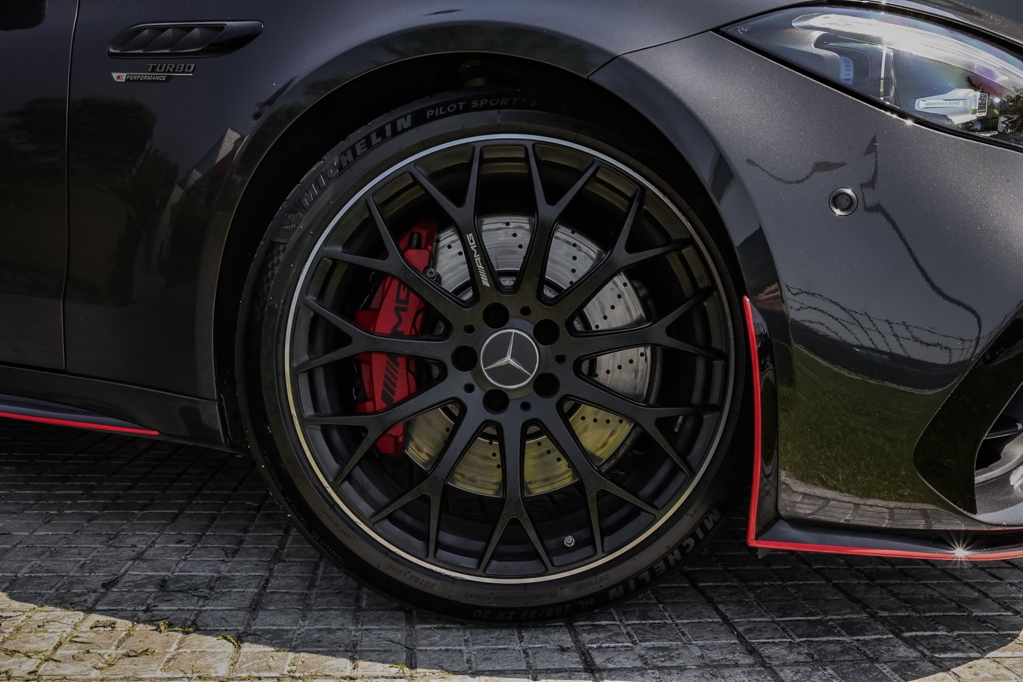 MERCEDES-BENZ AMG C63 S E 4MATIC+