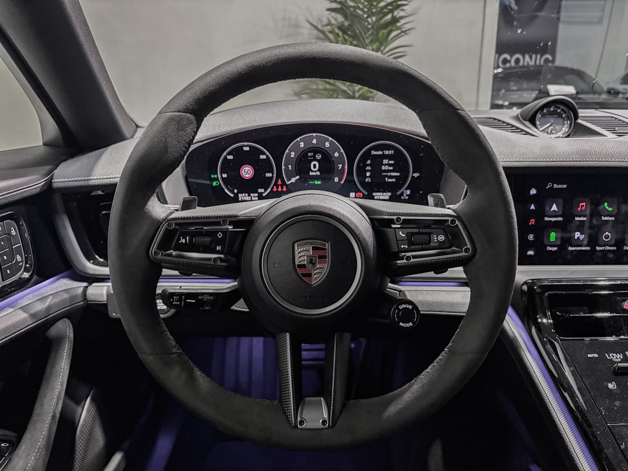 PORSCHE PANAMERA 4 E-HYBRID