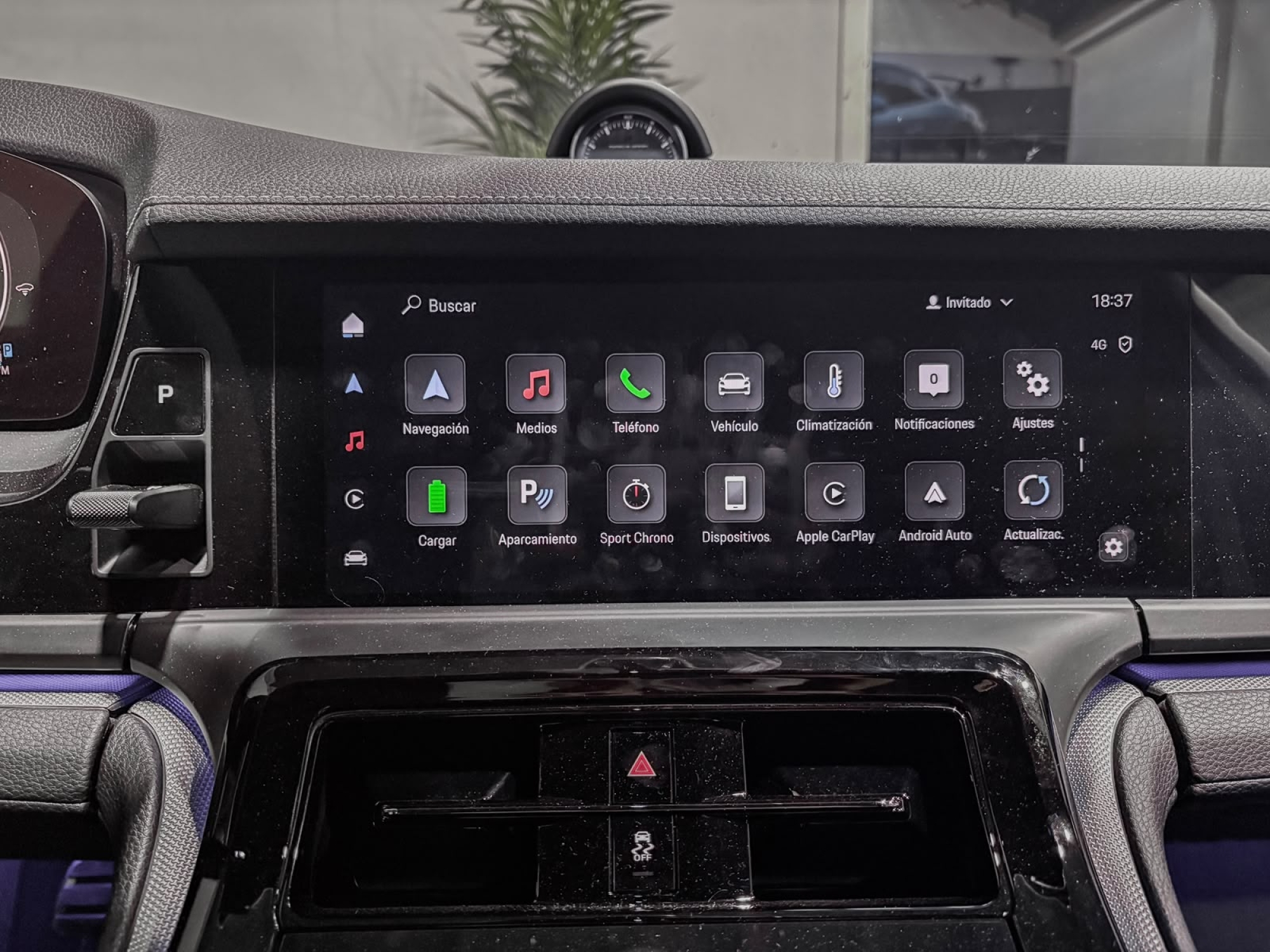 PORSCHE PANAMERA 4 E-HYBRID