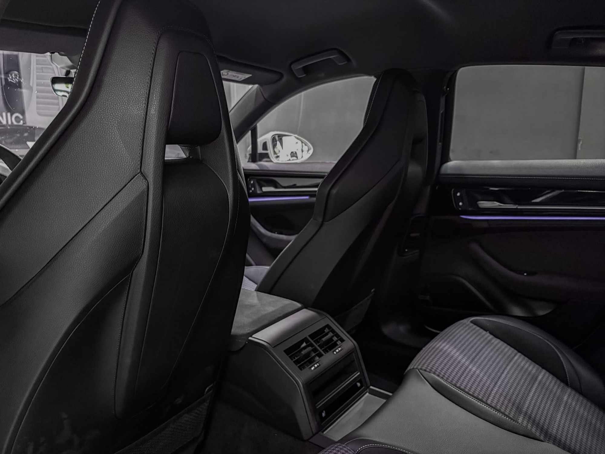 PORSCHE PANAMERA 4 E-HYBRID