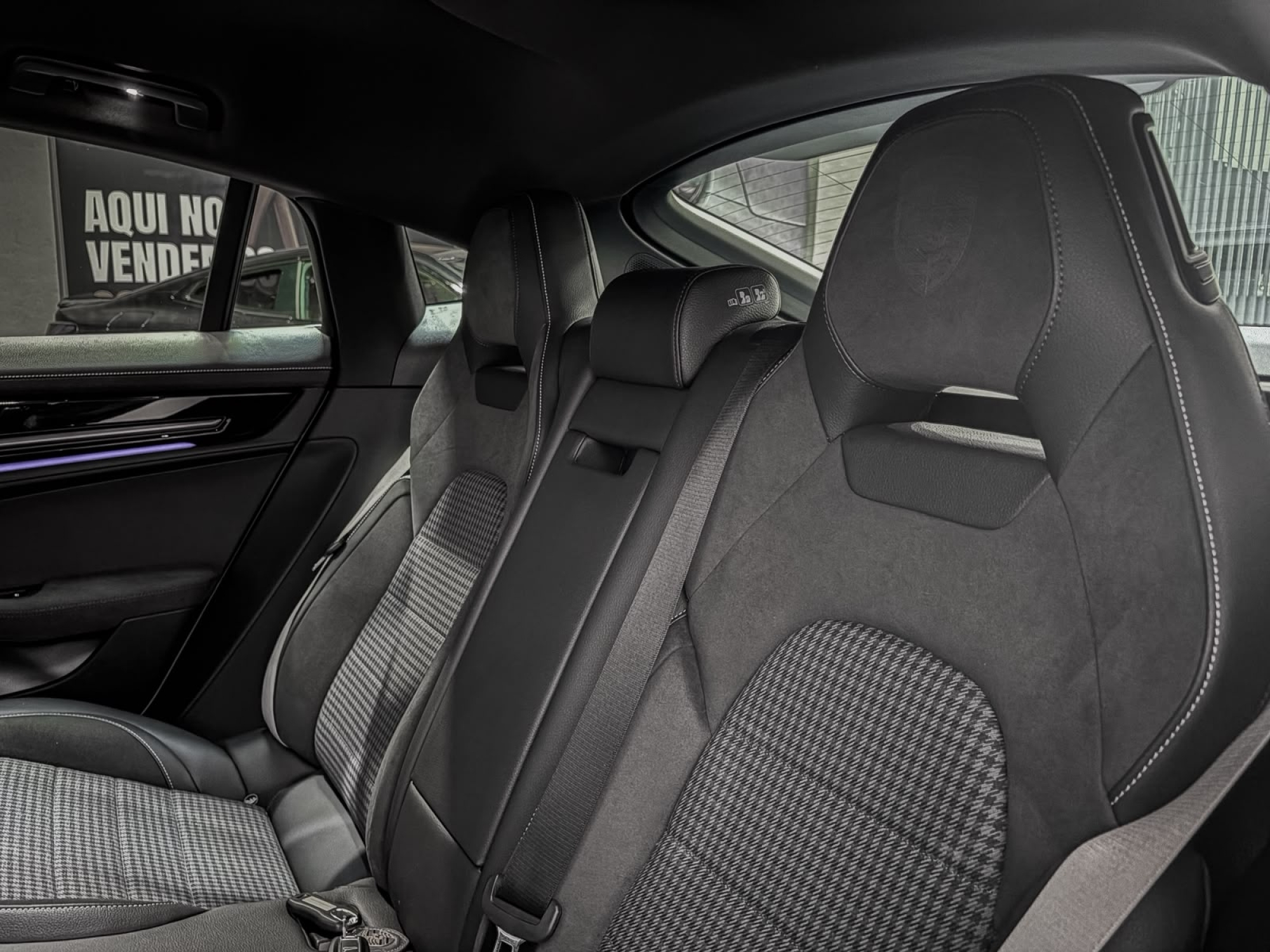 PORSCHE PANAMERA 4 E-HYBRID
