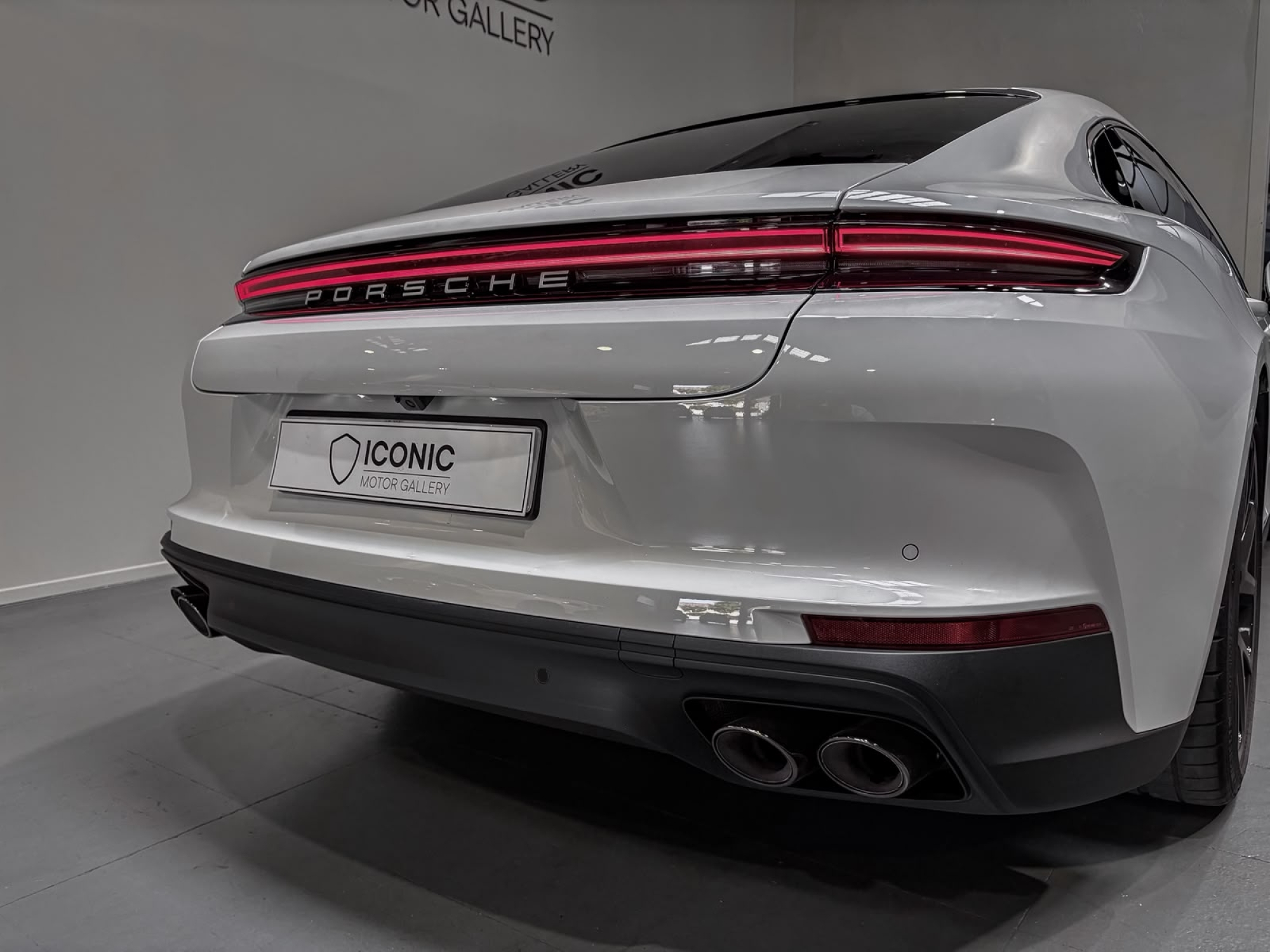 PORSCHE PANAMERA 4 E-HYBRID