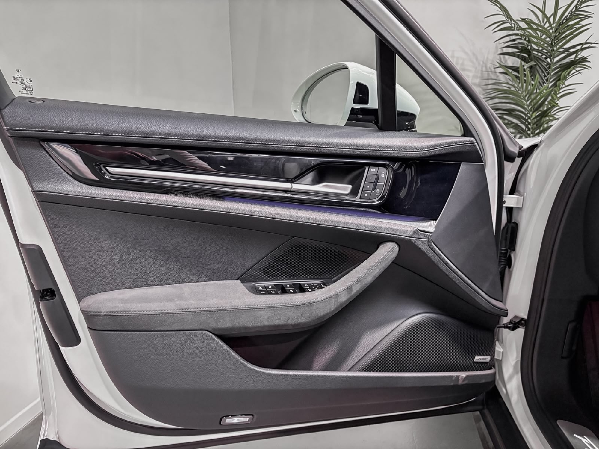 PORSCHE PANAMERA 4 E-HYBRID