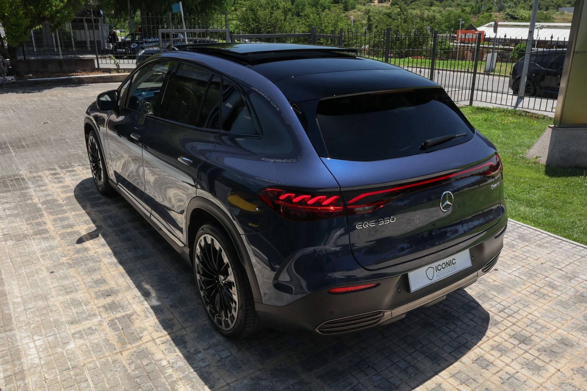 MERCEDES-BENZ EQE 350 4MATIC SUV