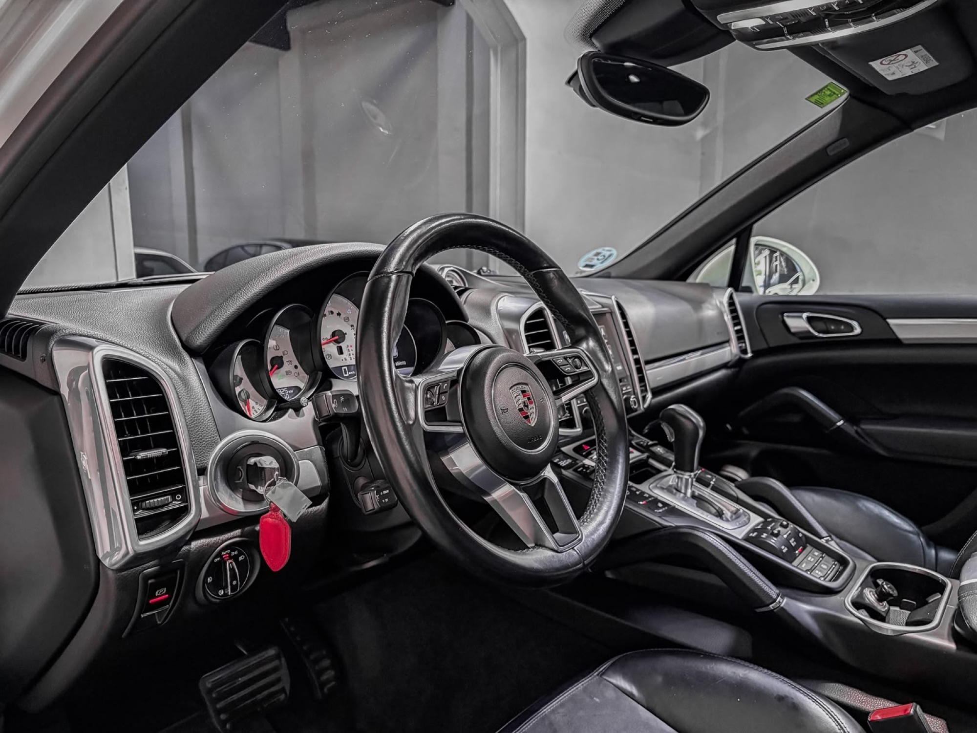 PORSCHE CAYENNE PLATINUM EDITION