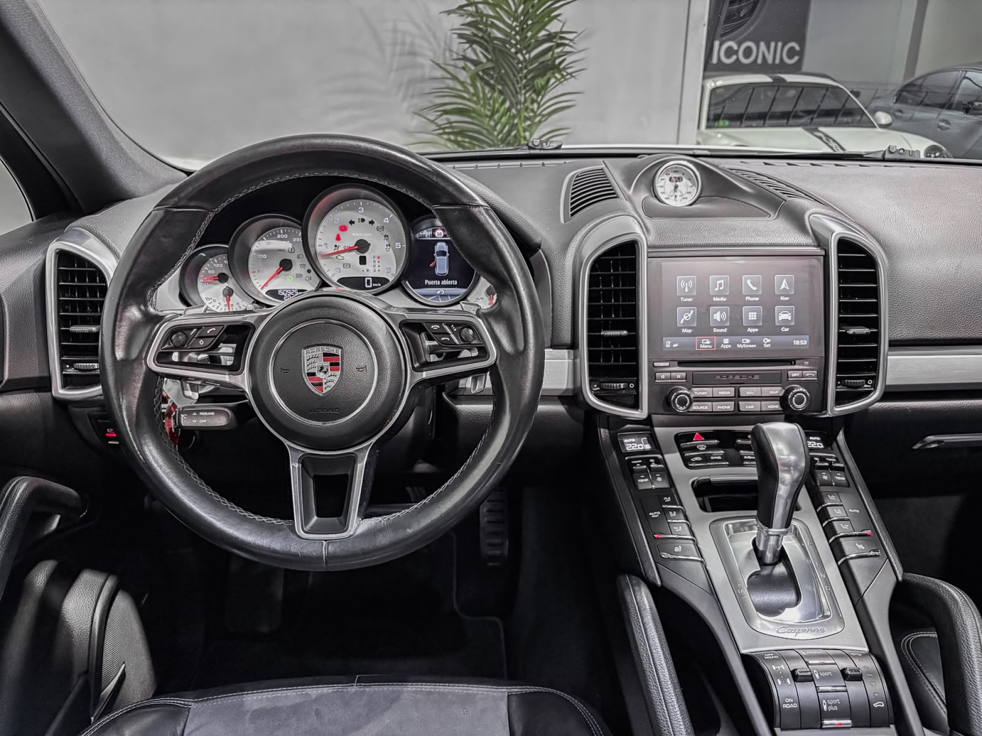PORSCHE CAYENNE PLATINUM EDITION