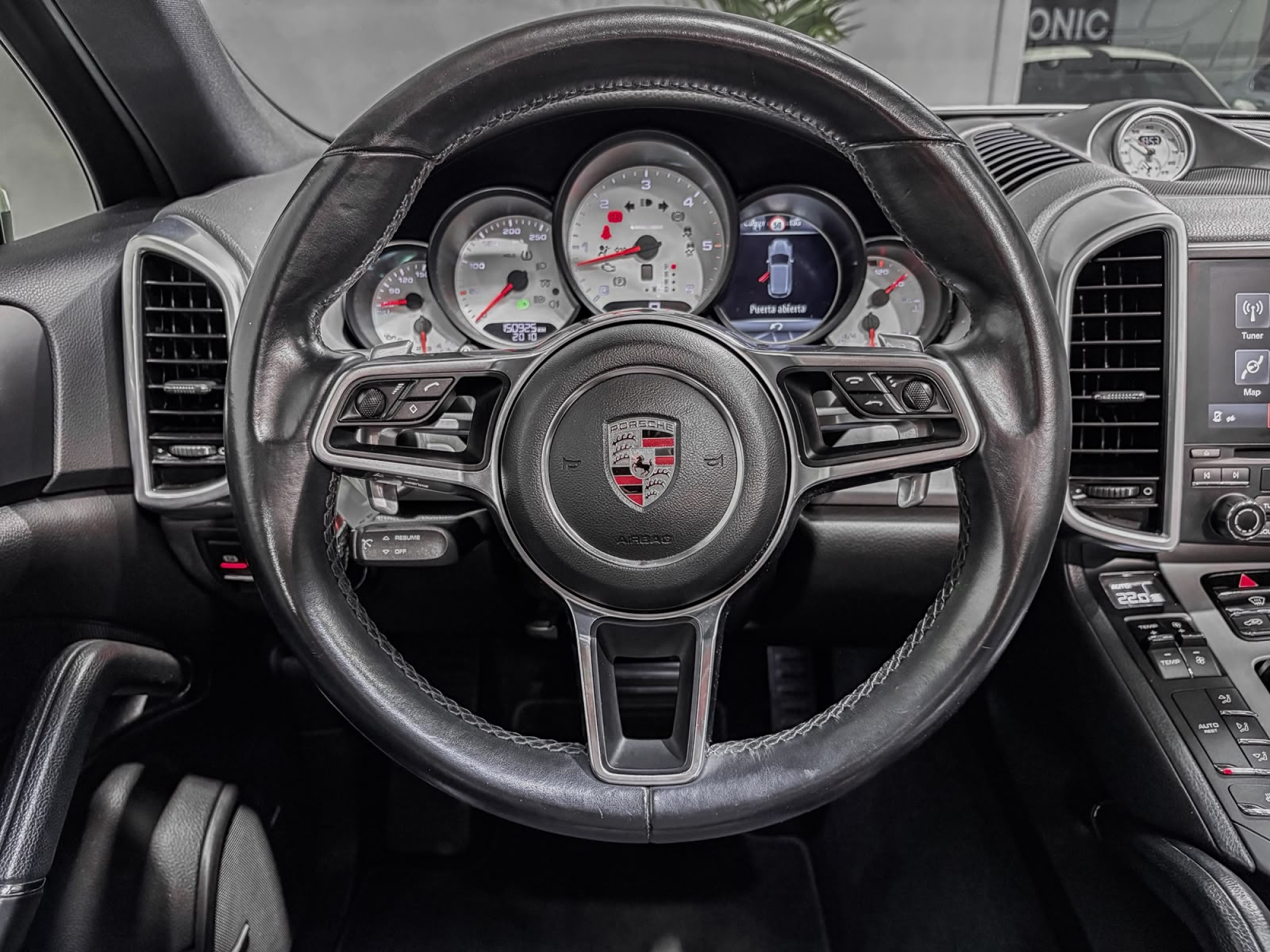 PORSCHE CAYENNE PLATINUM EDITION