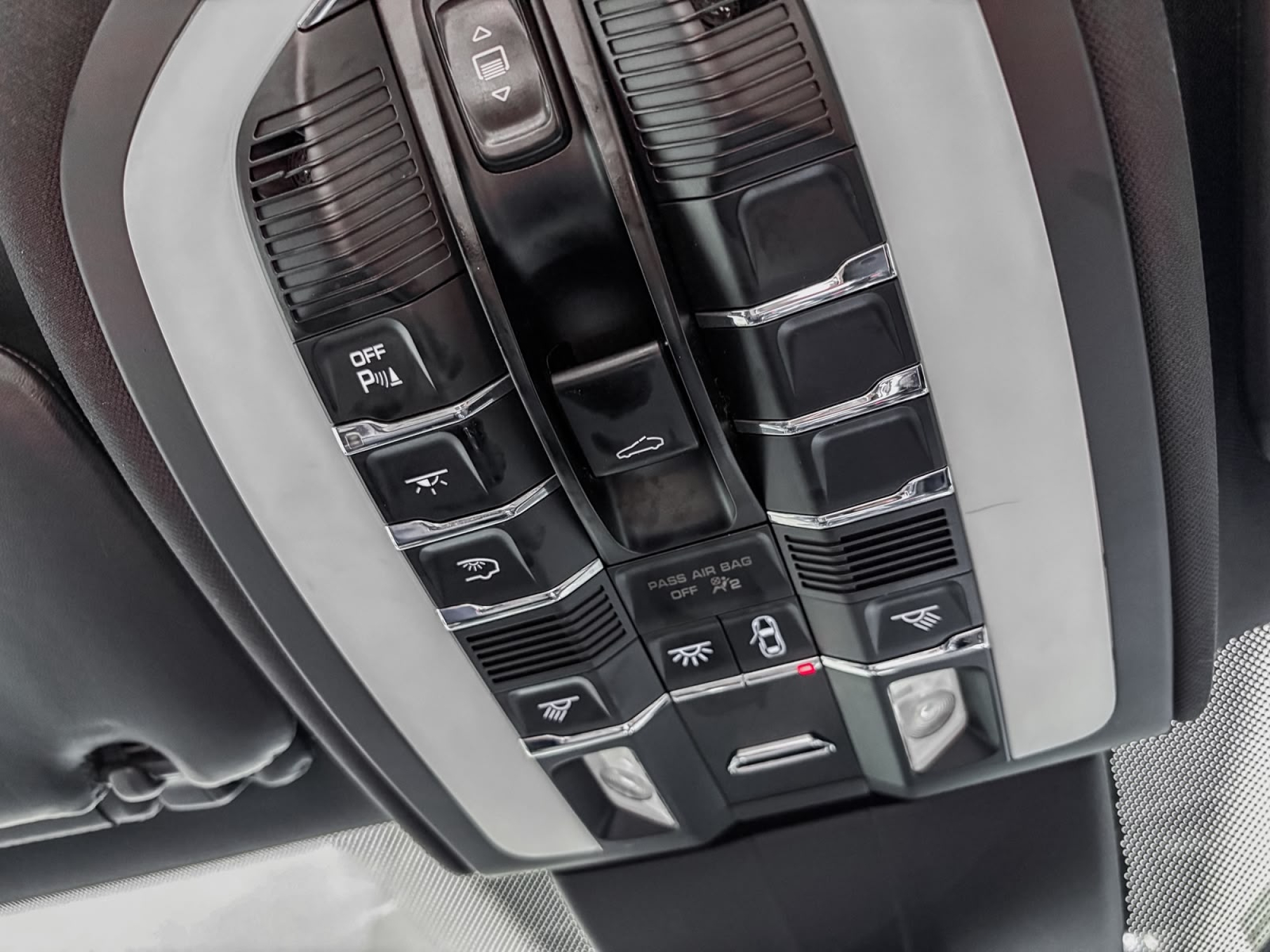 PORSCHE CAYENNE PLATINUM EDITION