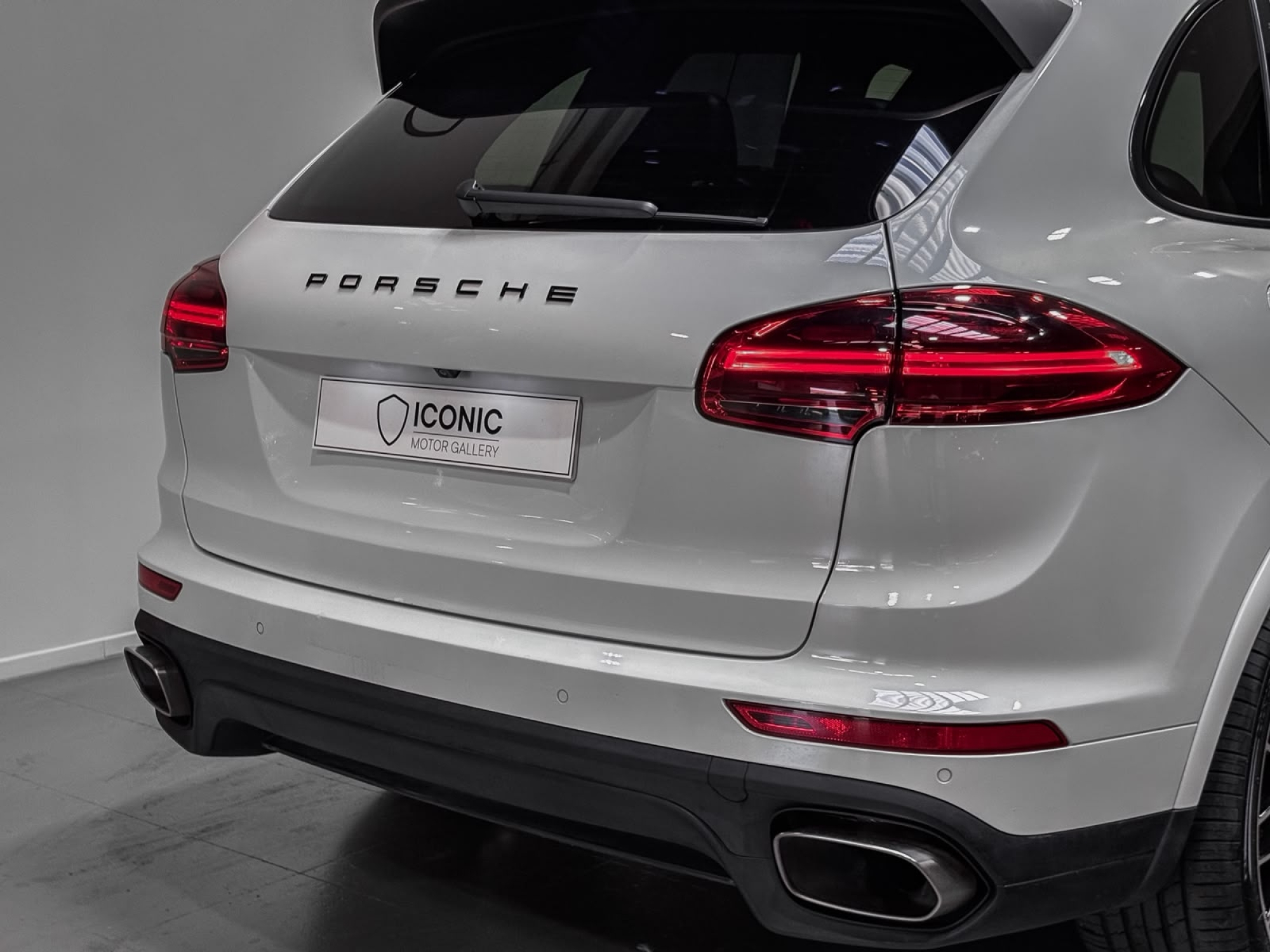 PORSCHE CAYENNE PLATINUM EDITION