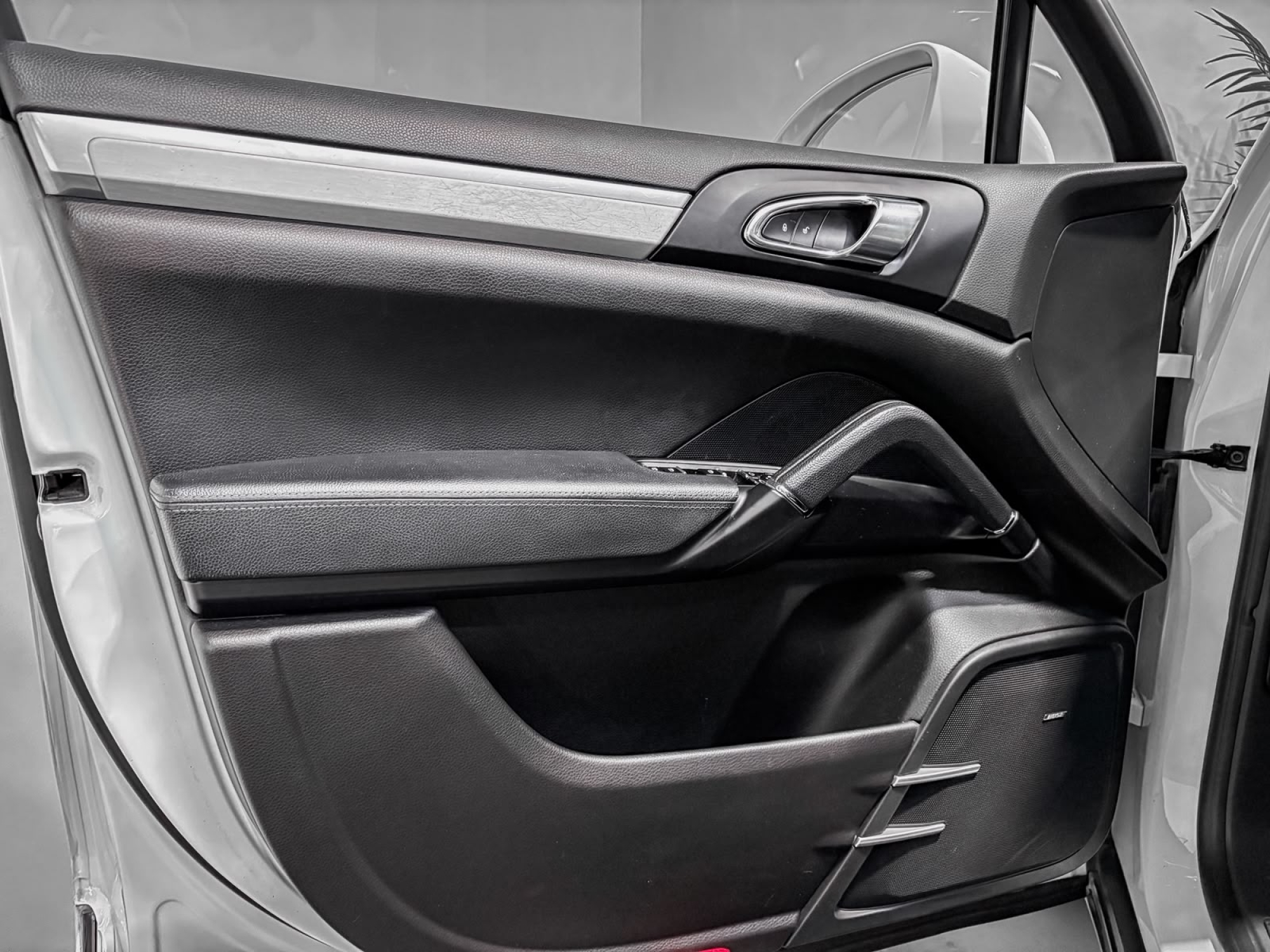 PORSCHE CAYENNE PLATINUM EDITION