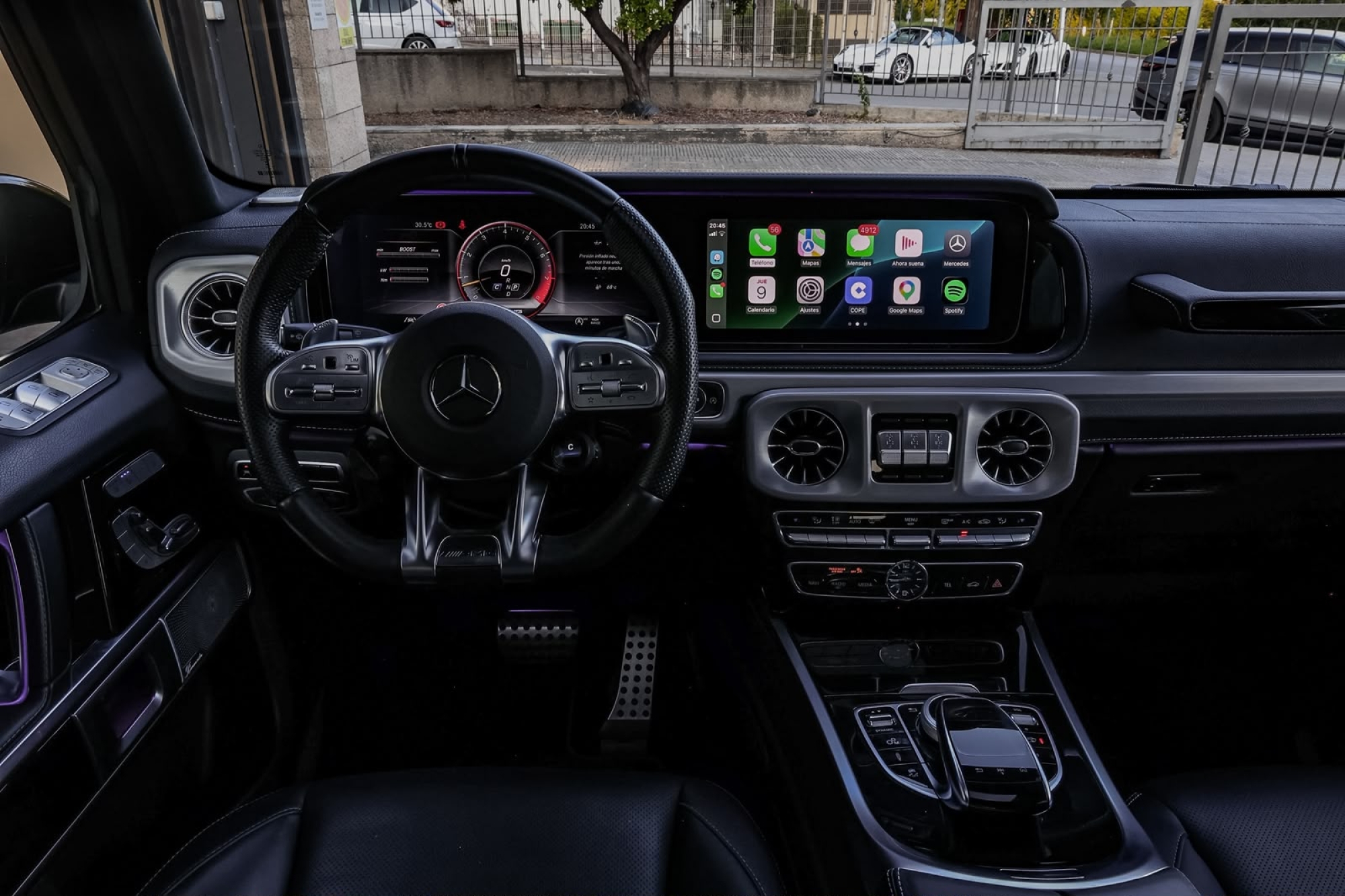 MERCEDES-BENZ G63 AMG