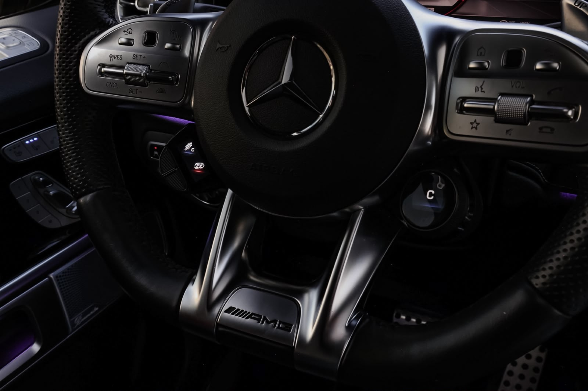 MERCEDES-BENZ G63 AMG