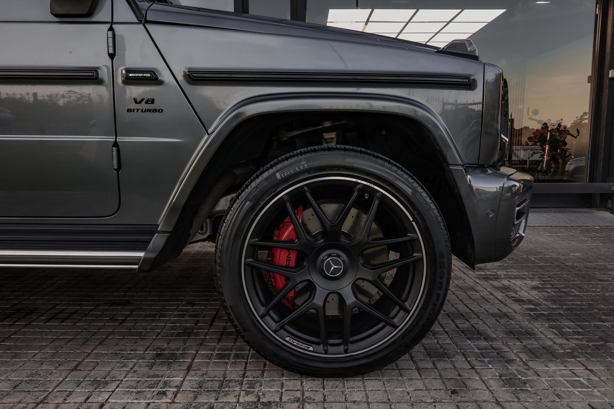 MERCEDES-BENZ G63 AMG