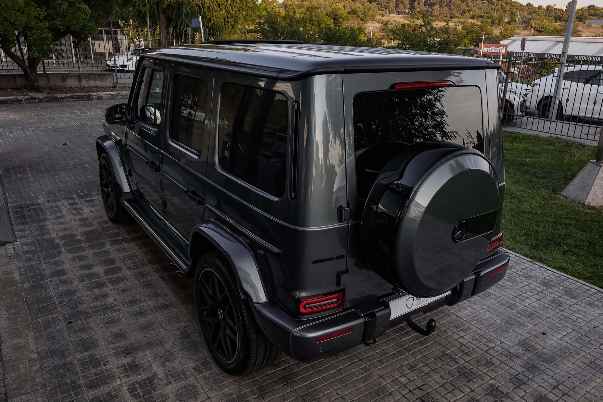 MERCEDES-BENZ G63 AMG