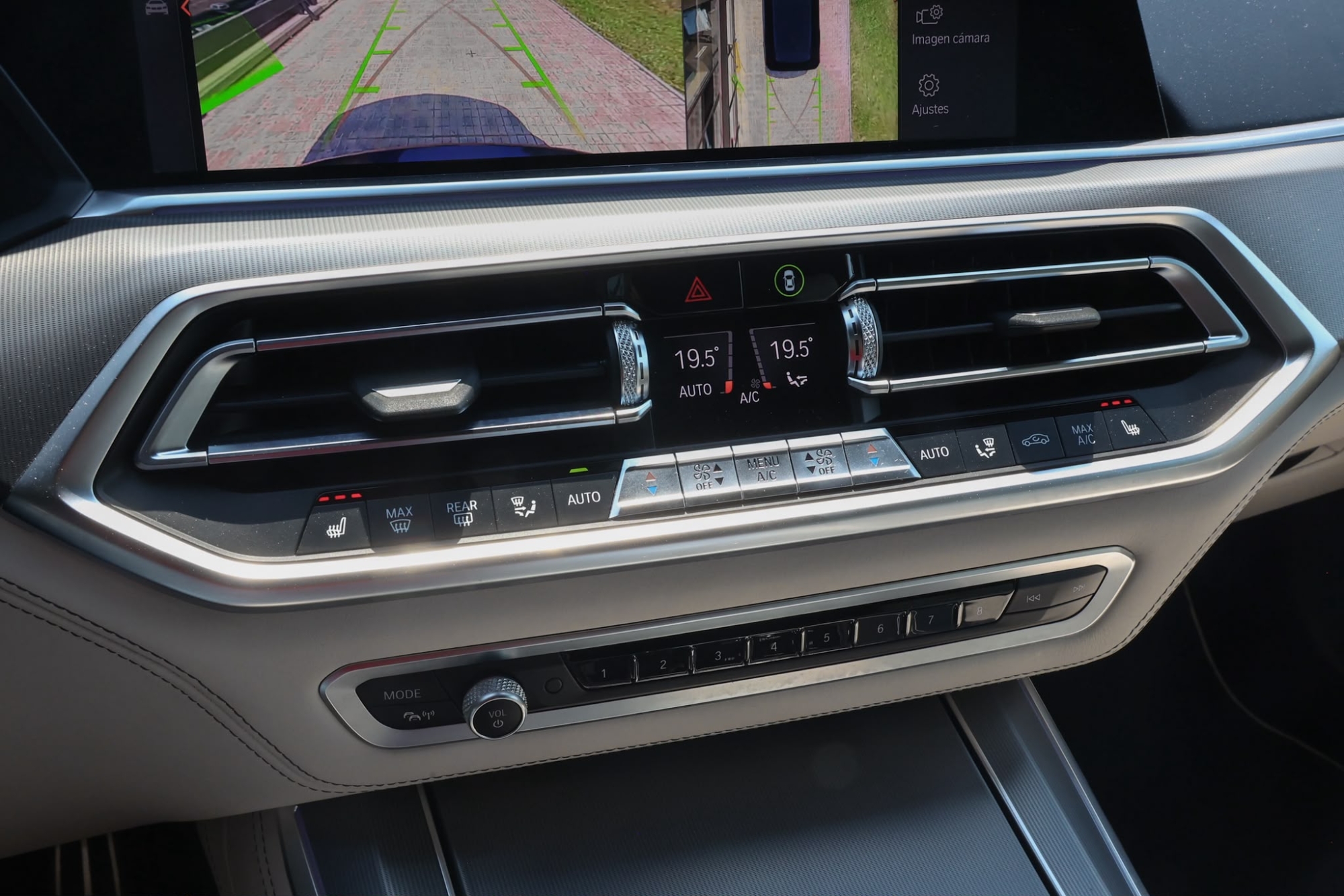 BMW X5 M50i