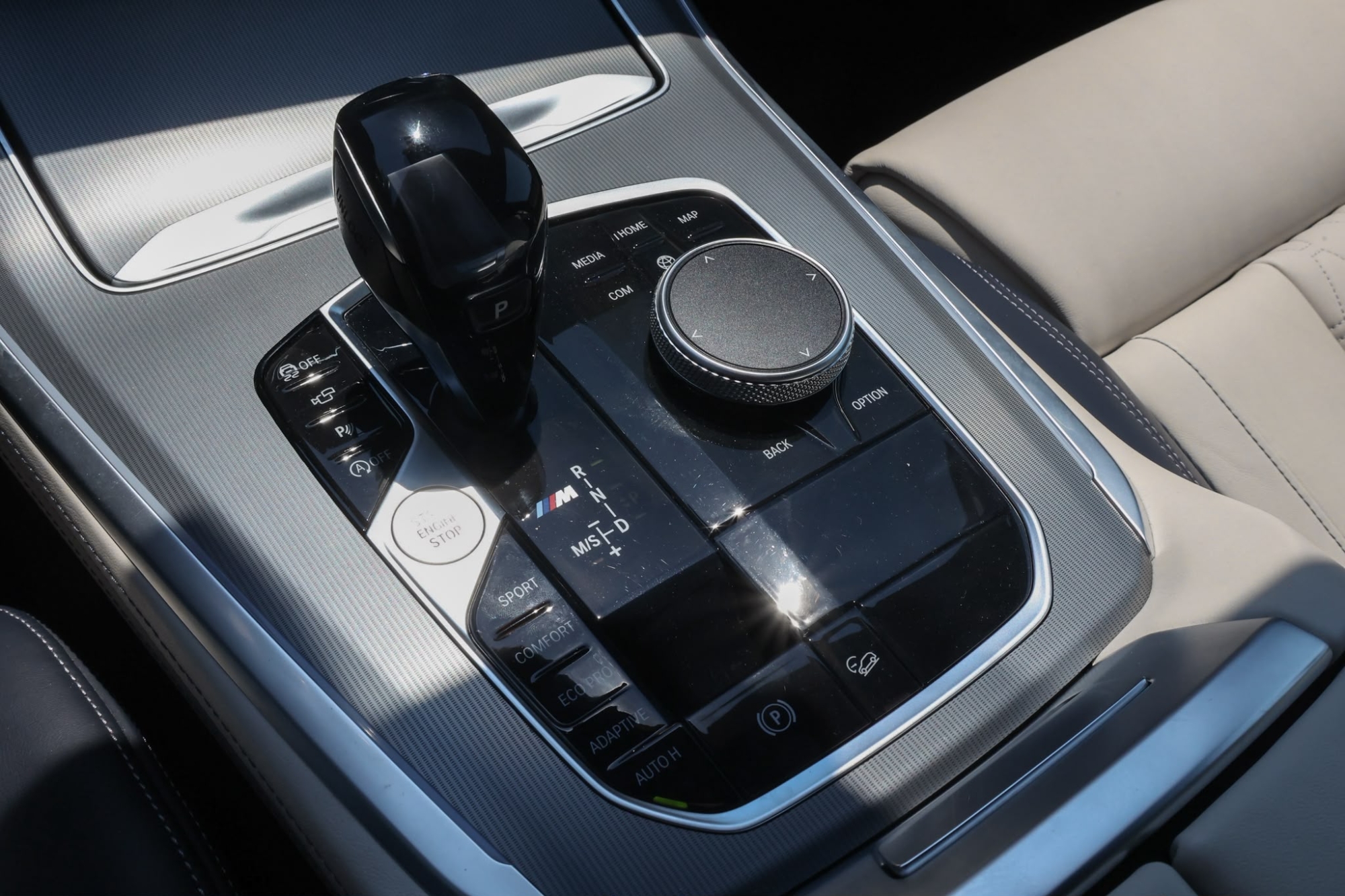 BMW X5 M50i