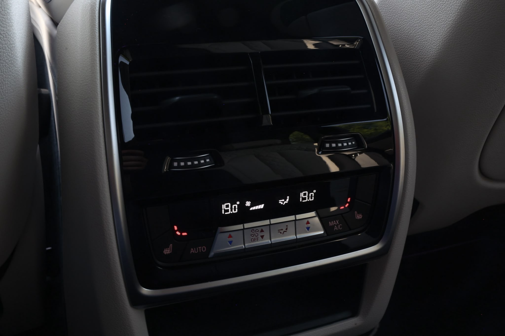 BMW X5 M50i