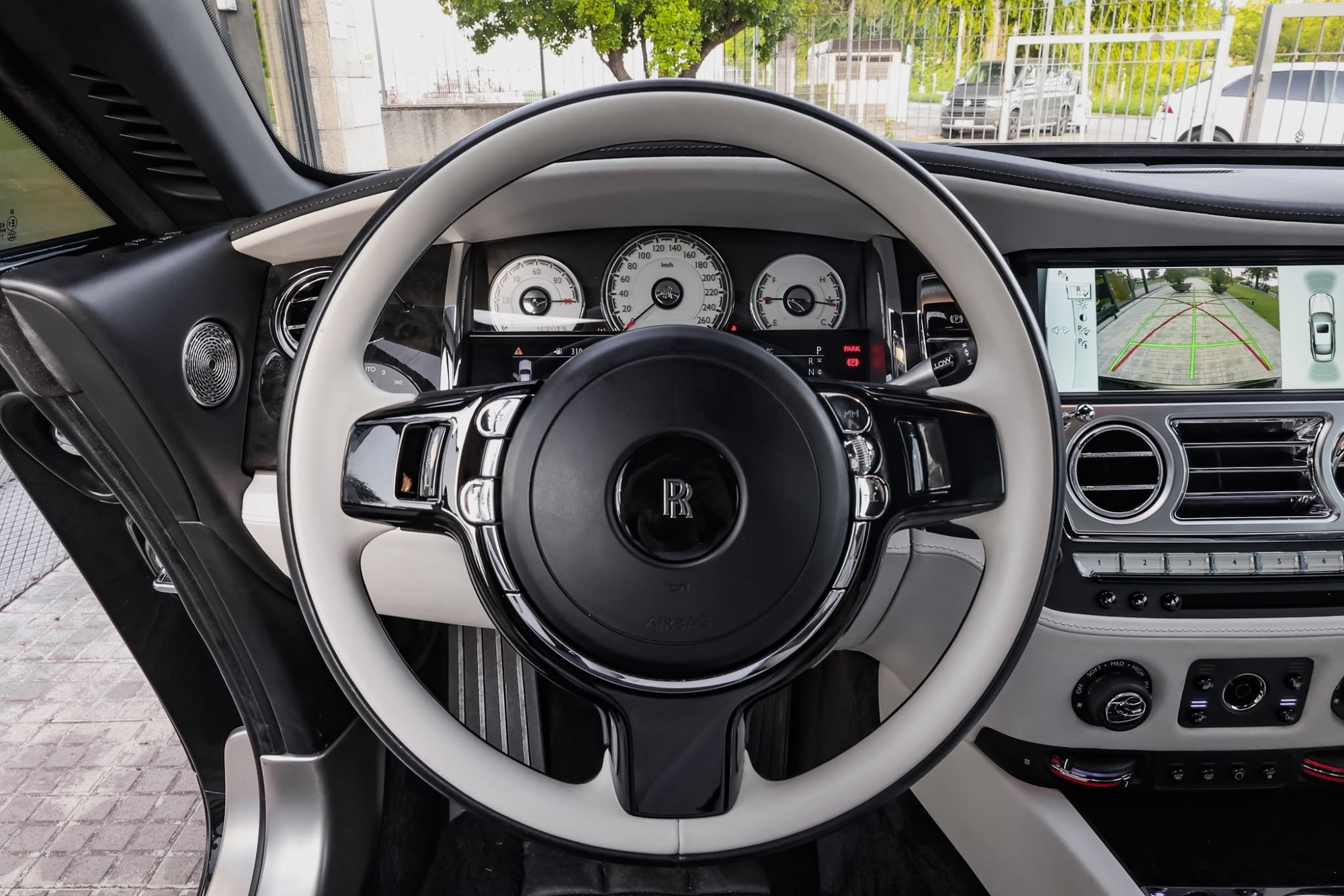 ROLLS-ROYCE WRAITH