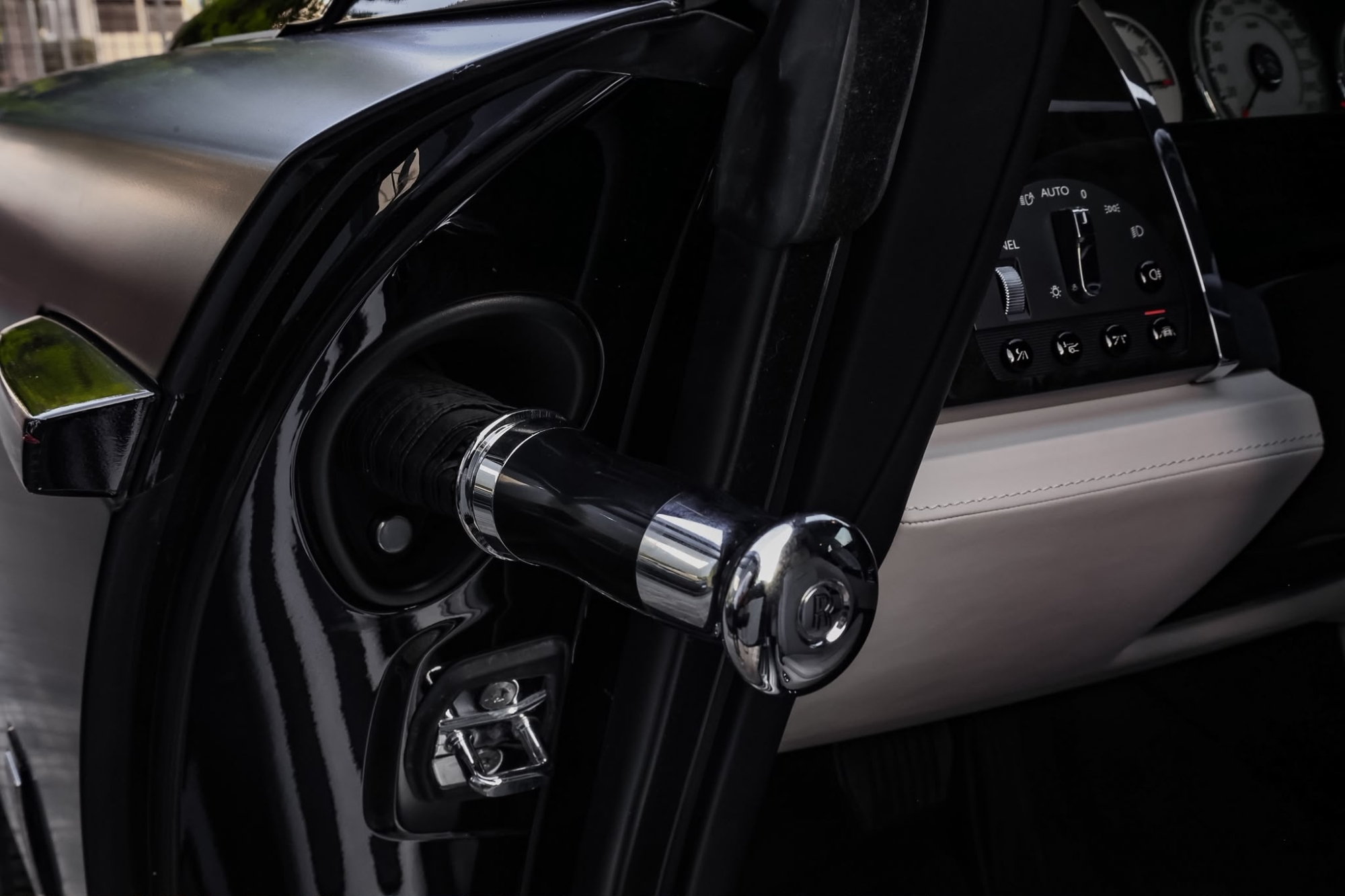 ROLLS-ROYCE WRAITH