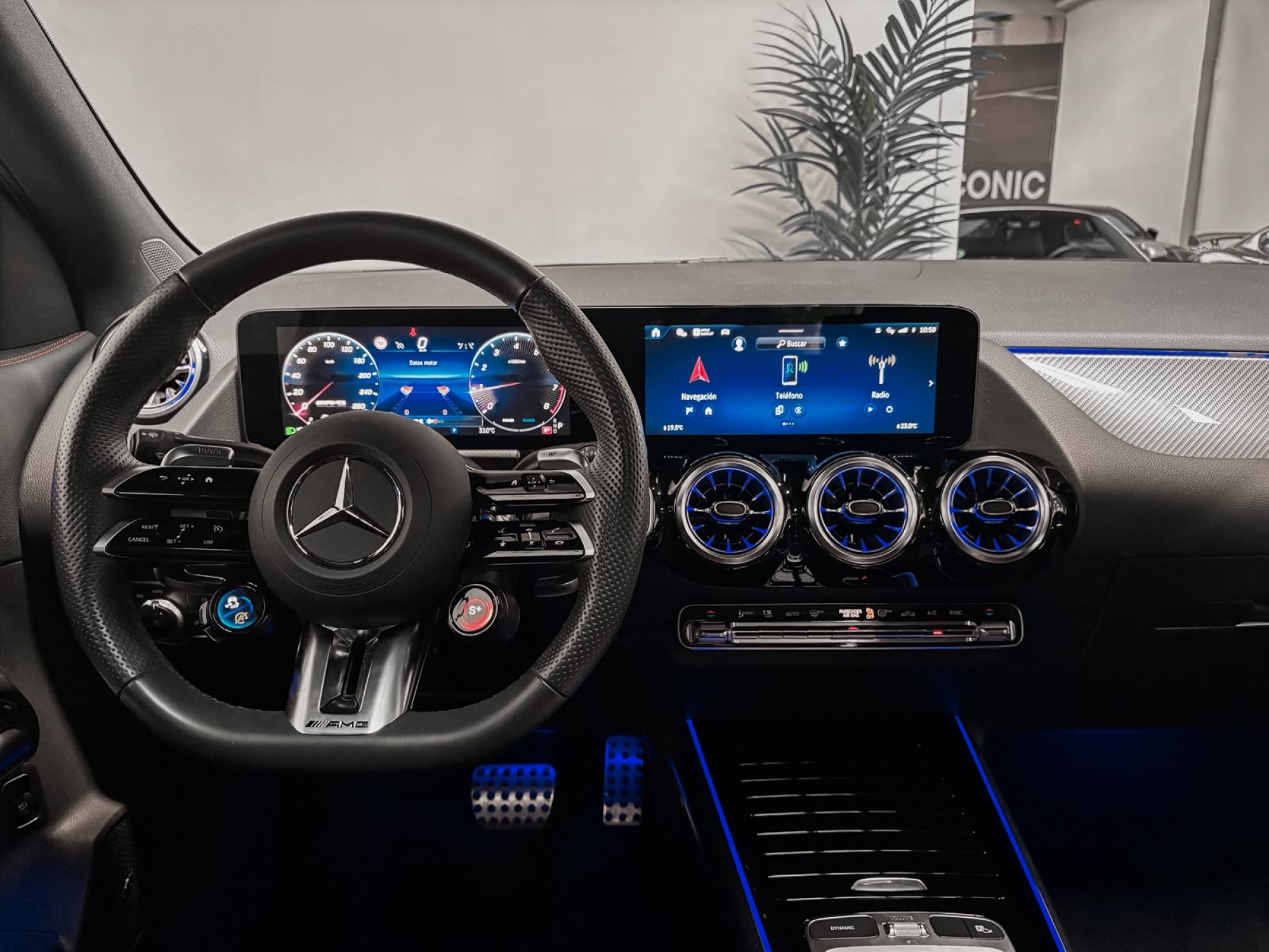 MERCEDES-BENZ GLA35 AMG 4MATIC